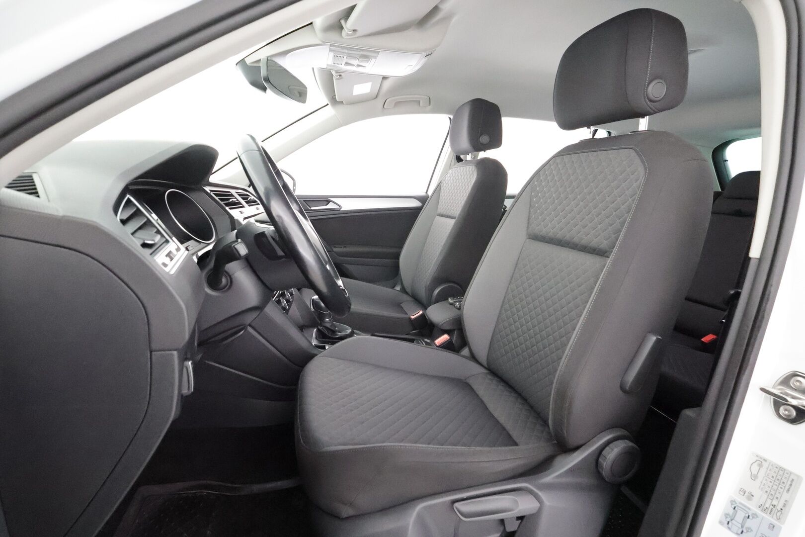Volkswagen Tiguan 2018 Comfortline 1,4 TSI ACT 110 kW (150 hv) DSG-automaatti - | Webasto | ACC | LED | P.tutkat | Kaistavahti | Bluetooth | Ratinlämmitys | Suomi-auto | Kahdet renkaat |