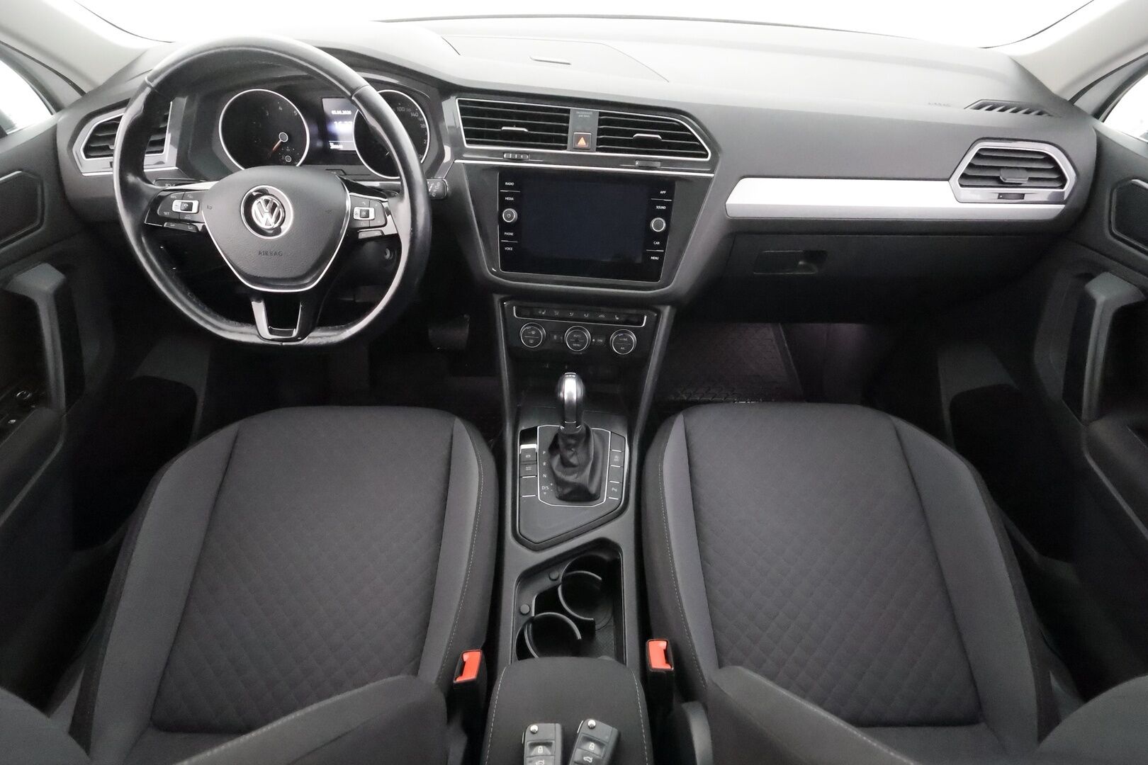 Volkswagen Tiguan 2018 Comfortline 1,4 TSI ACT 110 kW (150 hv) DSG-automaatti - | Webasto | ACC | LED | P.tutkat | Kaistavahti | Bluetooth | Ratinlämmitys | Suomi-auto | Kahdet renkaat |