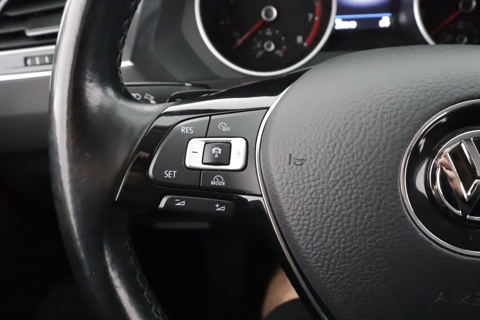 Volkswagen Tiguan 2018 Comfortline 1,4 TSI ACT 110 kW (150 hv) DSG-automaatti - | Webasto | ACC | LED | P.tutkat | Kaistavahti | Bluetooth | Ratinlämmitys | Suomi-auto | Kahdet renkaat |
