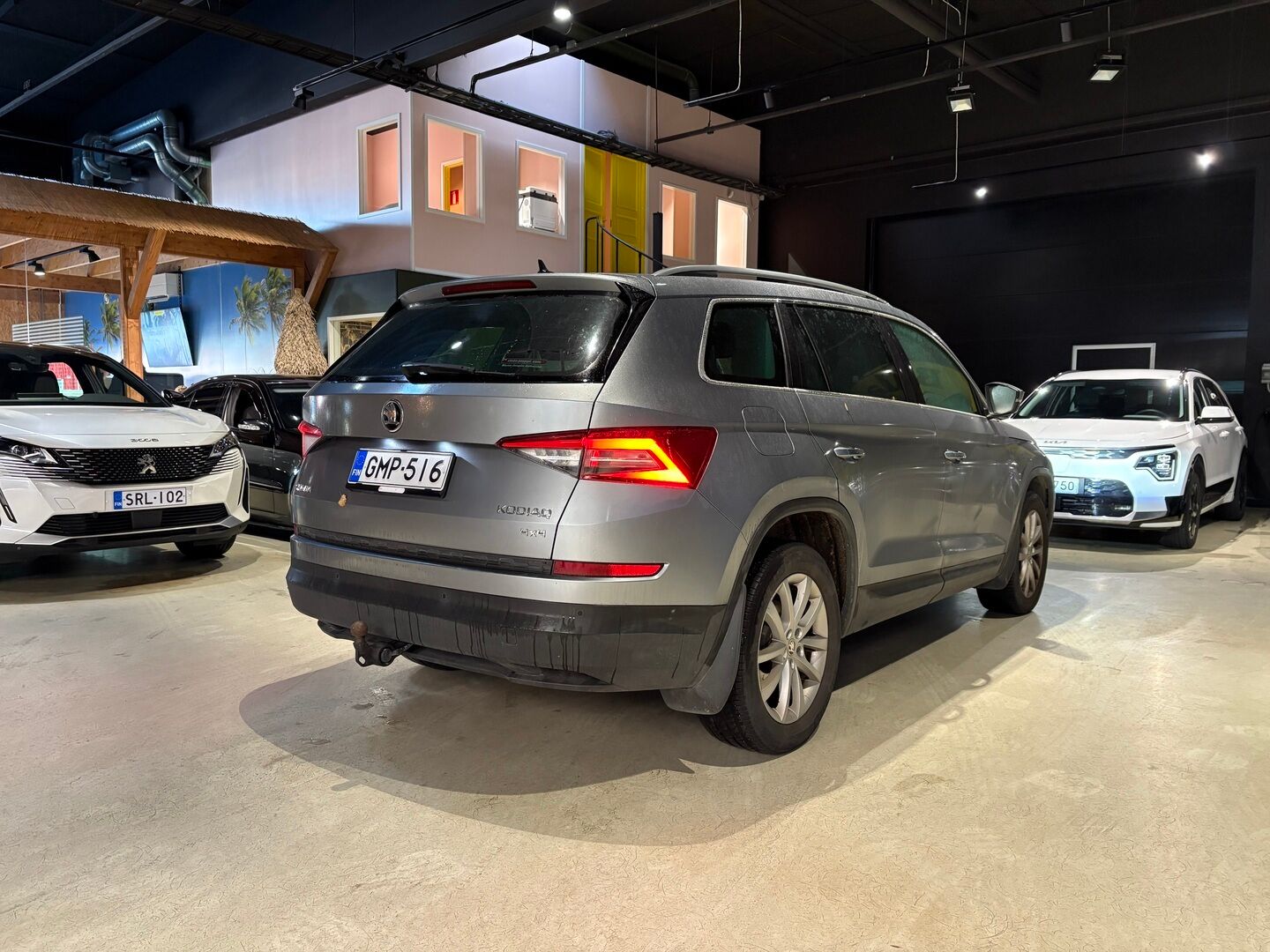 Skoda Kodiaq 2017 2,0 TDI 190 4x4 Ambition DSG Autom. - Suomiauto | Webasto | Koukku | Canton | ACC | KeylessGo | Adapt.LED  | Lämmitettävä tuulilasi | Ratinlämmitys | Huippuvarusteet | Jakopää tehty!