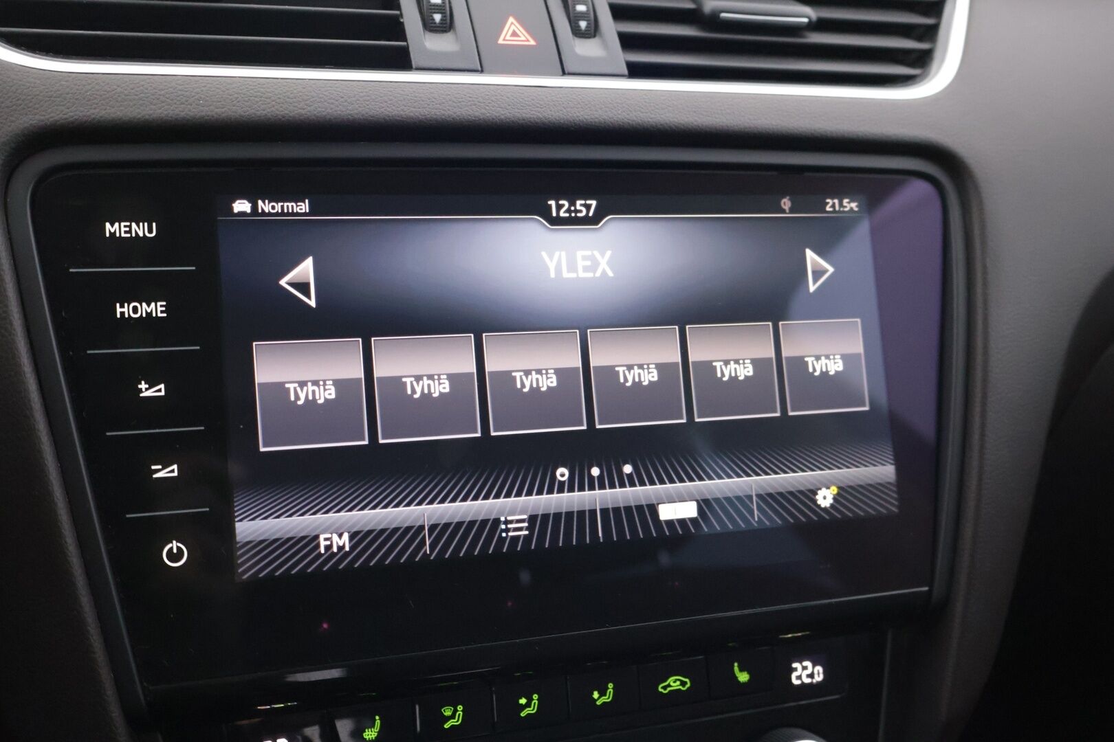 Skoda Octavia 2018 Combi 2,0 TDI 184 4x4 L&K DSG Autom. - | EI ADBLUE! | Webasto | ACC | Panorama | Keyless Go | Vetokoukku | Muistipaikka kuljettajalla | Nahka-alcantara | Kaukovaloautomatiikka | Bliss | Navi | Canton | Lämm ratti ja tuulilasi |
