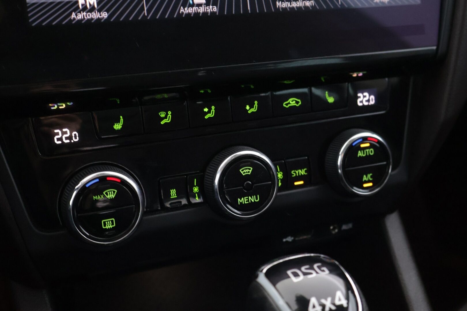 Skoda Octavia 2018 Combi 2,0 TDI 184 4x4 L&K DSG Autom. - | EI ADBLUE! | Webasto | ACC | Panorama | Keyless Go | Vetokoukku | Muistipaikka kuljettajalla | Nahka-alcantara | Kaukovaloautomatiikka | Bliss | Navi | Canton | Lämm ratti ja tuulilasi |