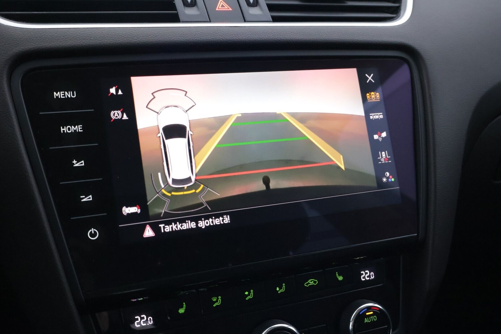 Skoda Octavia 2018 Combi 2,0 TDI 184 4x4 L&K DSG Autom. - | EI ADBLUE! | Webasto | ACC | Panorama | Keyless Go | Vetokoukku | Muistipaikka kuljettajalla | Nahka-alcantara | Kaukovaloautomatiikka | Bliss | Navi | Canton | Lämm ratti ja tuulilasi |