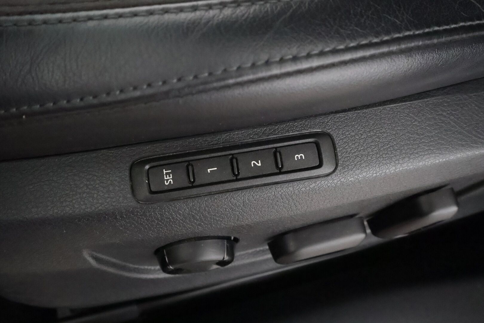 Skoda Superb 2017 Combi 2,0 TDI 190 Elegance DSG * ACC / Webasto / Koukku / Canton / P.kamera / Xenon / Keyless / Apple & Android * - Suomi-auto / Kahdet Renkaat