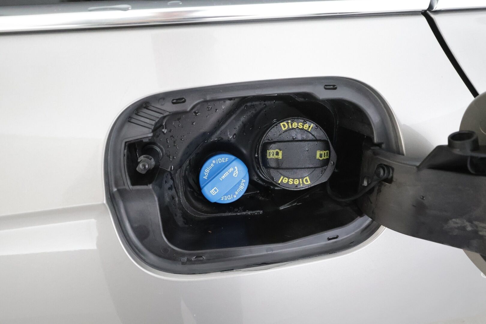 Skoda Superb 2017 Combi 2,0 TDI 190 Elegance DSG * ACC / Webasto / Koukku / Canton / P.kamera / Xenon / Keyless / Apple & Android * - Suomi-auto / Kahdet Renkaat