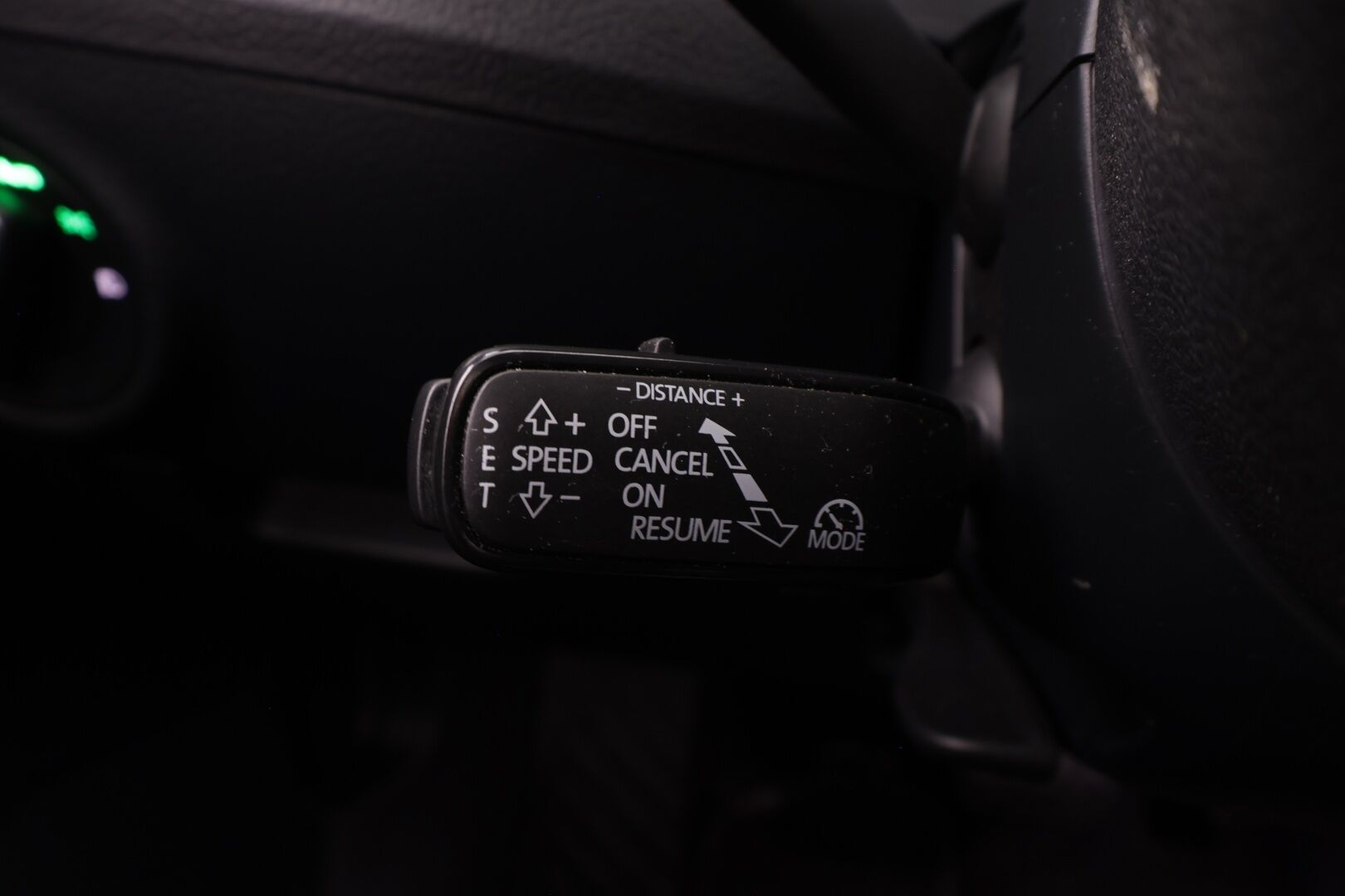 Skoda Superb 2017 Combi 2,0 TDI 190 Elegance DSG * ACC / Webasto / Koukku / Canton / P.kamera / Xenon / Keyless / Apple & Android * - Suomi-auto / Kahdet Renkaat