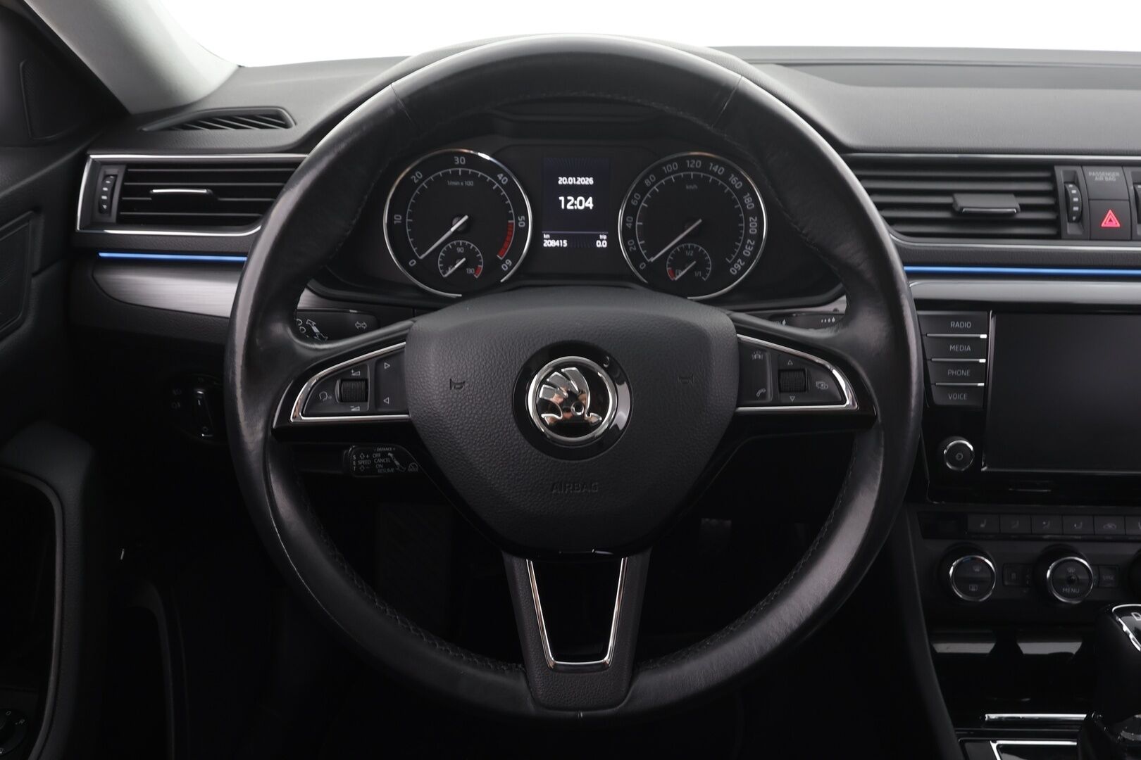 Skoda Superb 2017 Combi 2,0 TDI 190 Elegance DSG * ACC / Webasto / Koukku / Canton / P.kamera / Xenon / Keyless / Apple & Android * - Suomi-auto / Kahdet Renkaat