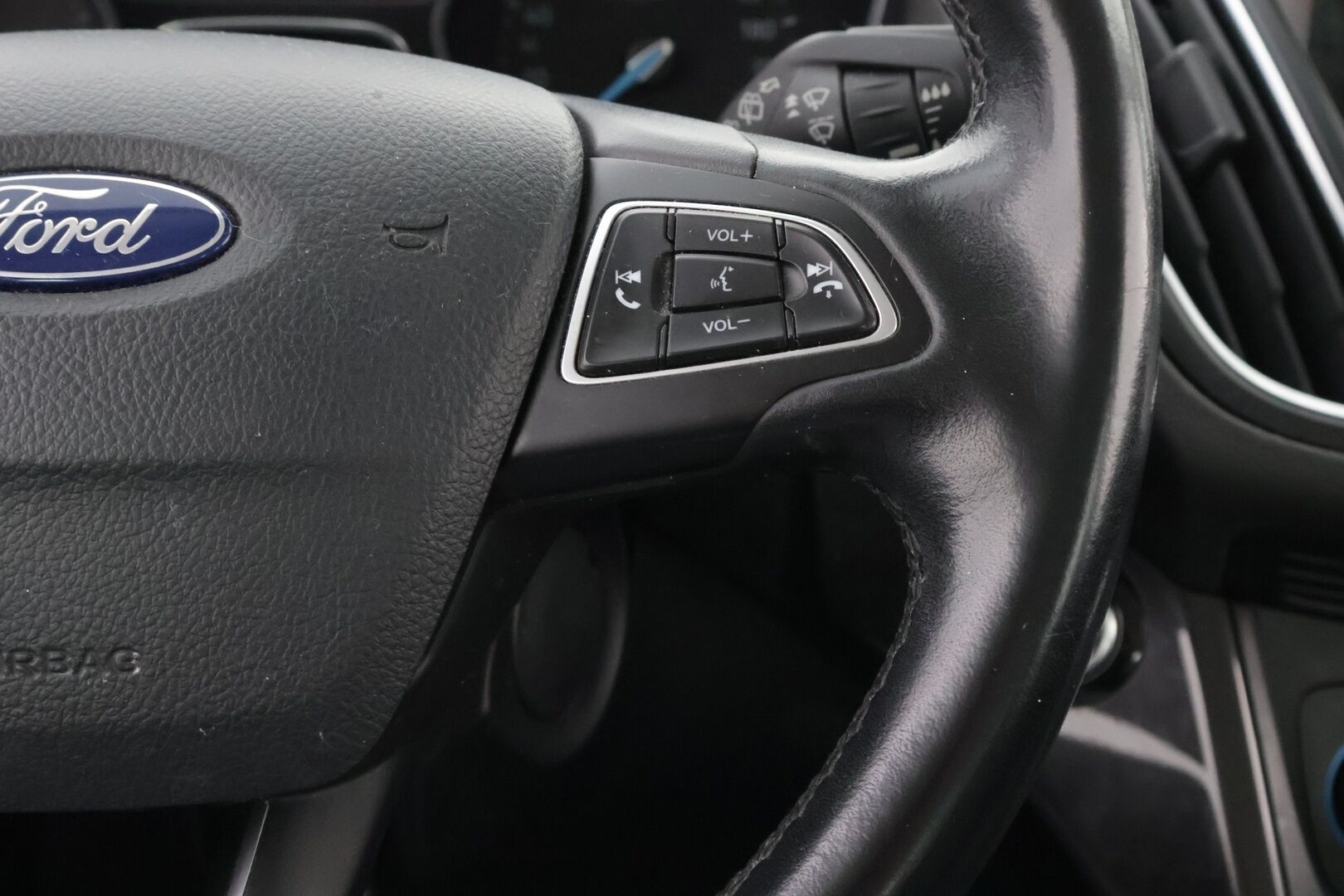 Ford Grand C-Max 2017 2,0 TDCi 150 hv start/stop PowerShift Titanium - YritysOutlet - Myydään vain yrityksille - Webasto | Vakkari | Keyless – Tämä auto myydään YritysOutlet -valikoimasta vain yritykselle