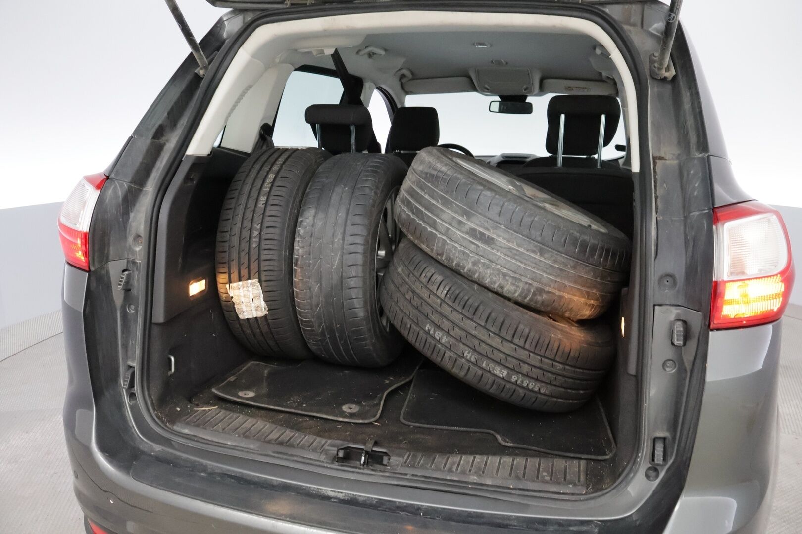 Ford Grand C-Max 2017 2,0 TDCi 150 hv start/stop PowerShift Titanium - YritysOutlet - Myydään vain yrityksille - – Tämä auto myydään YritysOutlet -valikoimasta vain yritykselle