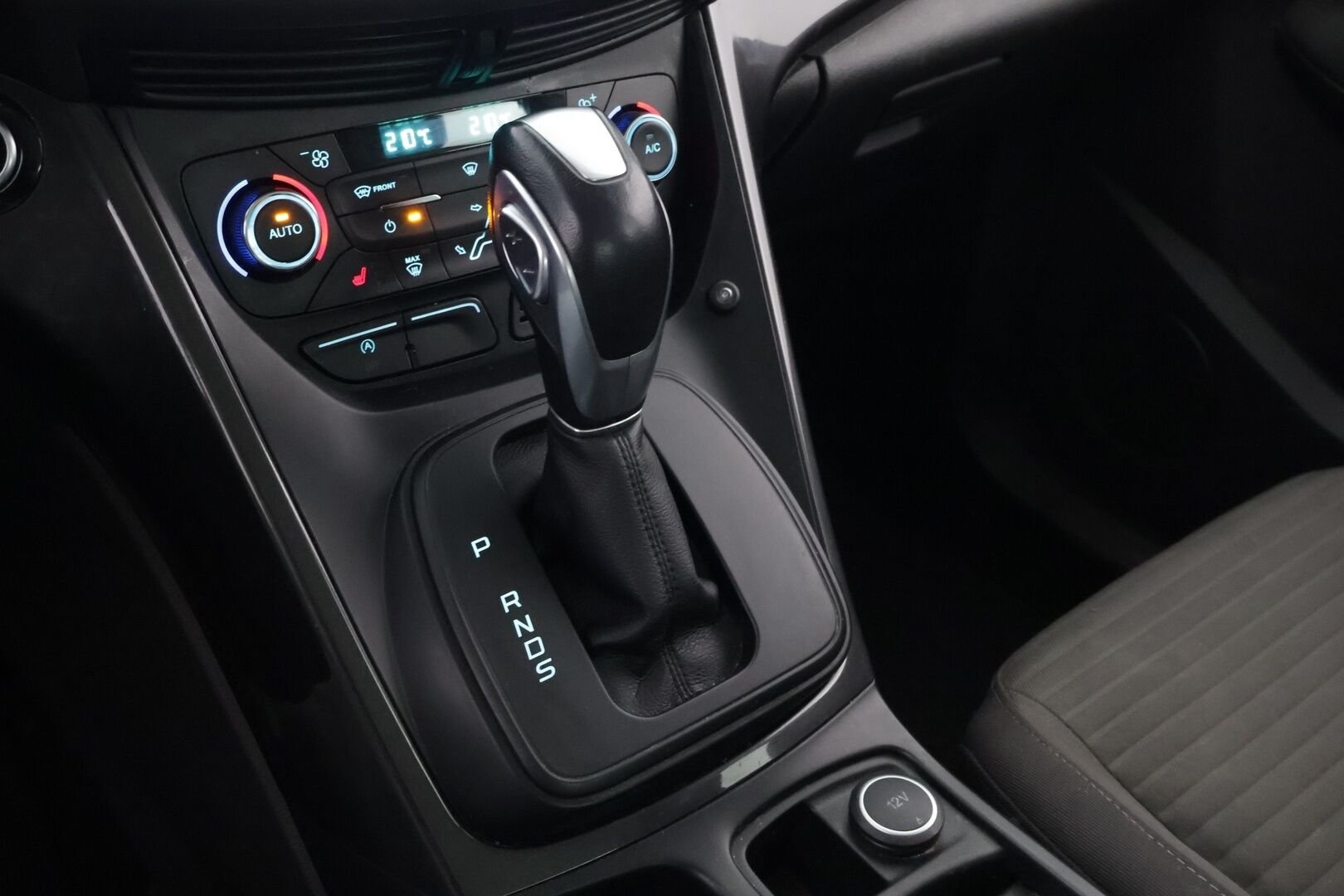 Ford Grand C-Max 2017 2,0 TDCi 150 hv start/stop PowerShift Titanium - YritysOutlet - Myydään vain yrityksille - – Tämä auto myydään YritysOutlet -valikoimasta vain yritykselle