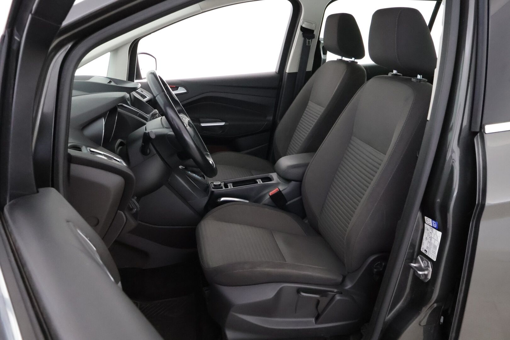 Ford Grand C-Max 2017 2,0 TDCi 150 hv start/stop PowerShift Titanium - YritysOutlet - Myydään vain yrityksille - Webasto | Vakkari | Keyless – Tämä auto myydään YritysOutlet -valikoimasta vain yritykselle