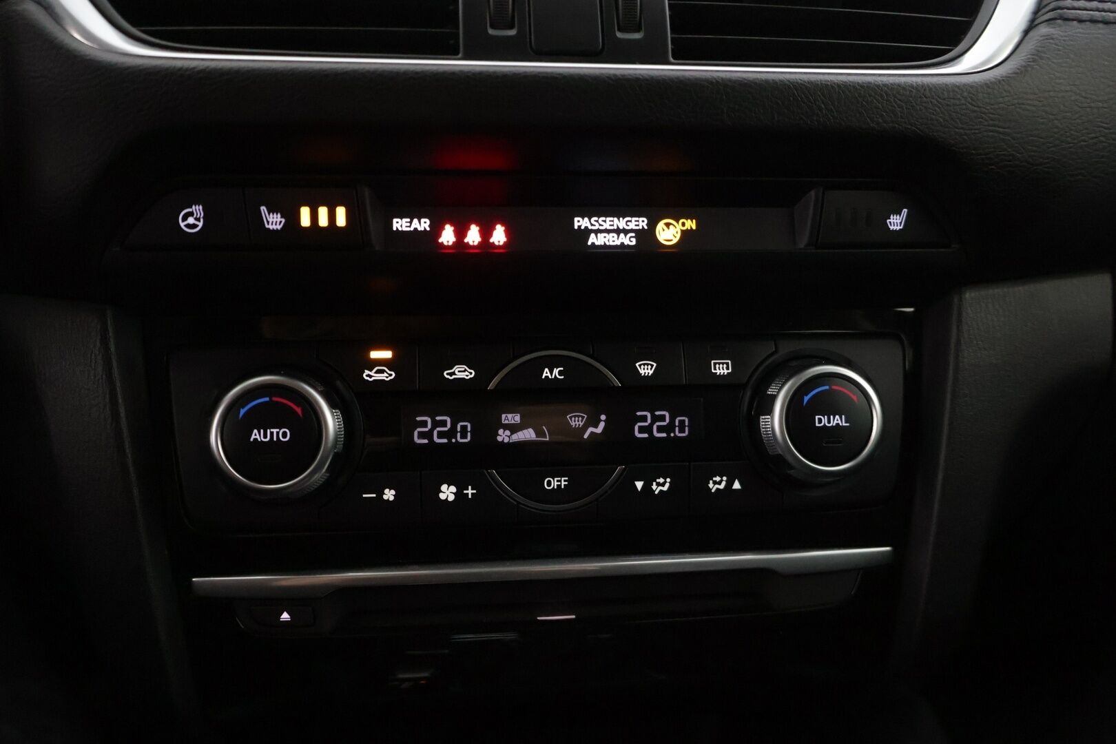 Mazda Mazda6 2017 Sport Wagon 2,0 (165) SKYACTIV-G Business Edition 6AT 5ov  * Vakkari / Ratinlämmitin / Tutkat edessä ja takana / Navi / Bluetooth * - Suomi-auto / Lohkolämmitin / Kahdet renkaat! - Osta nyt, maksa vasta ensi vuonna