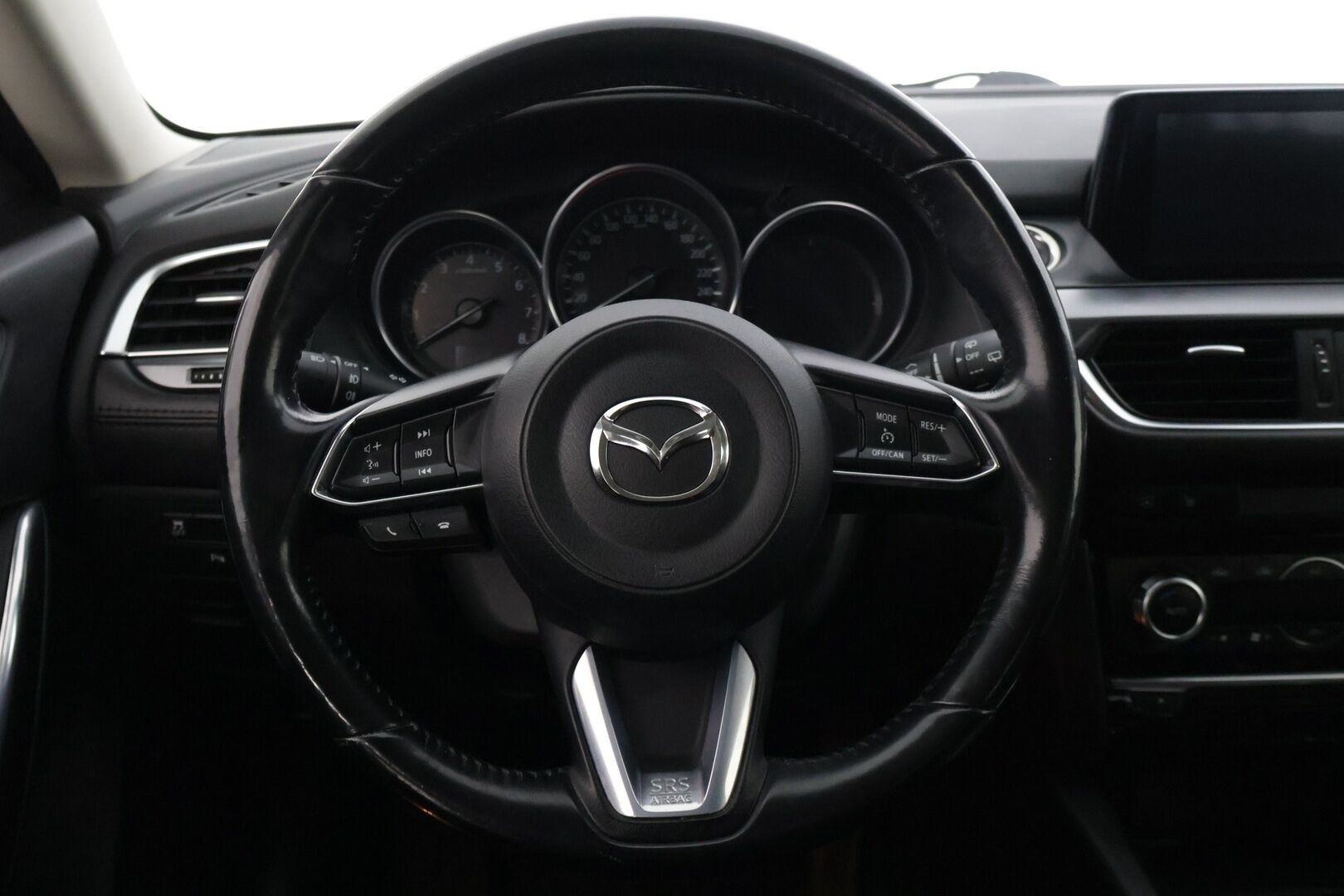 Mazda Mazda6 2017 Sport Wagon 2,0 (165) SKYACTIV-G Business Edition 6AT 5ov  * Vakkari / Ratinlämmitin / Tutkat edessä ja takana / Navi / Bluetooth * - Suomi-auto / Lohkolämmitin / Kahdet renkaat! - Osta nyt, maksa vasta ensi vuonna