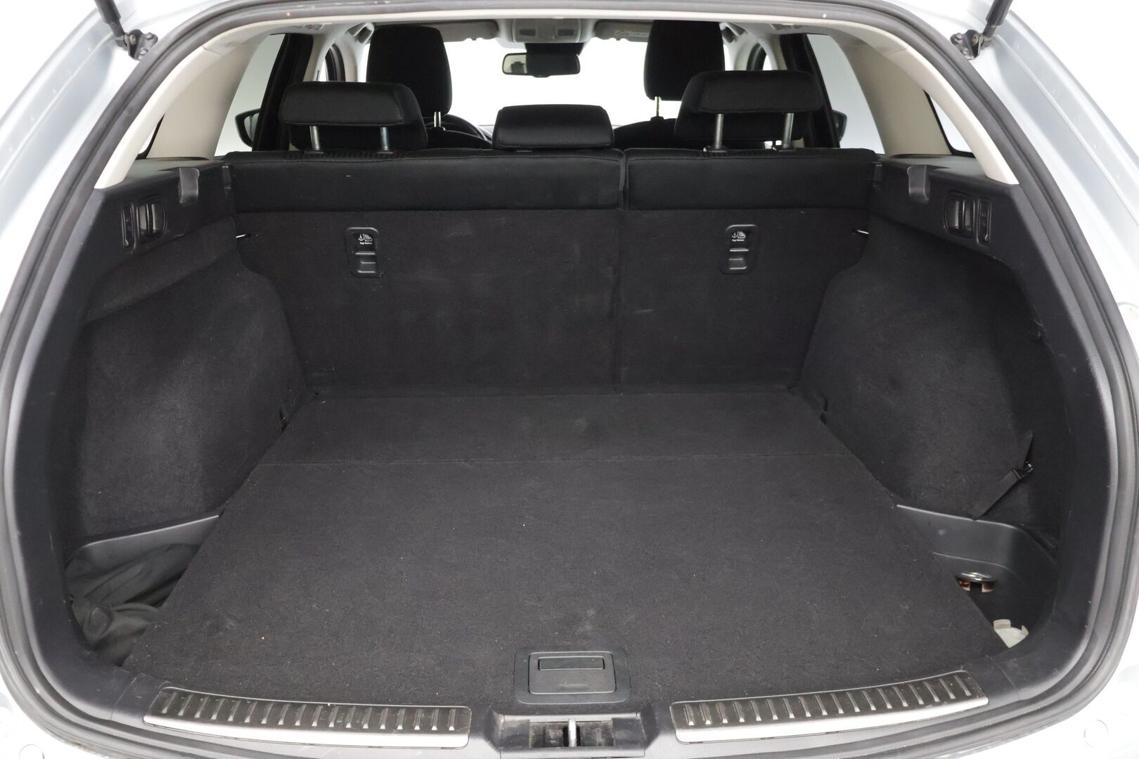 Mazda Mazda6 2017 Sport Wagon 2,0 (165) SKYACTIV-G Business Edition 6AT 5ov  * Vakkari / Ratinlämmitin / Tutkat edessä ja takana / Navi / Bluetooth * - Suomi-auto / Lohkolämmitin / Kahdet renkaat! - Osta nyt, maksa vasta ensi vuonna