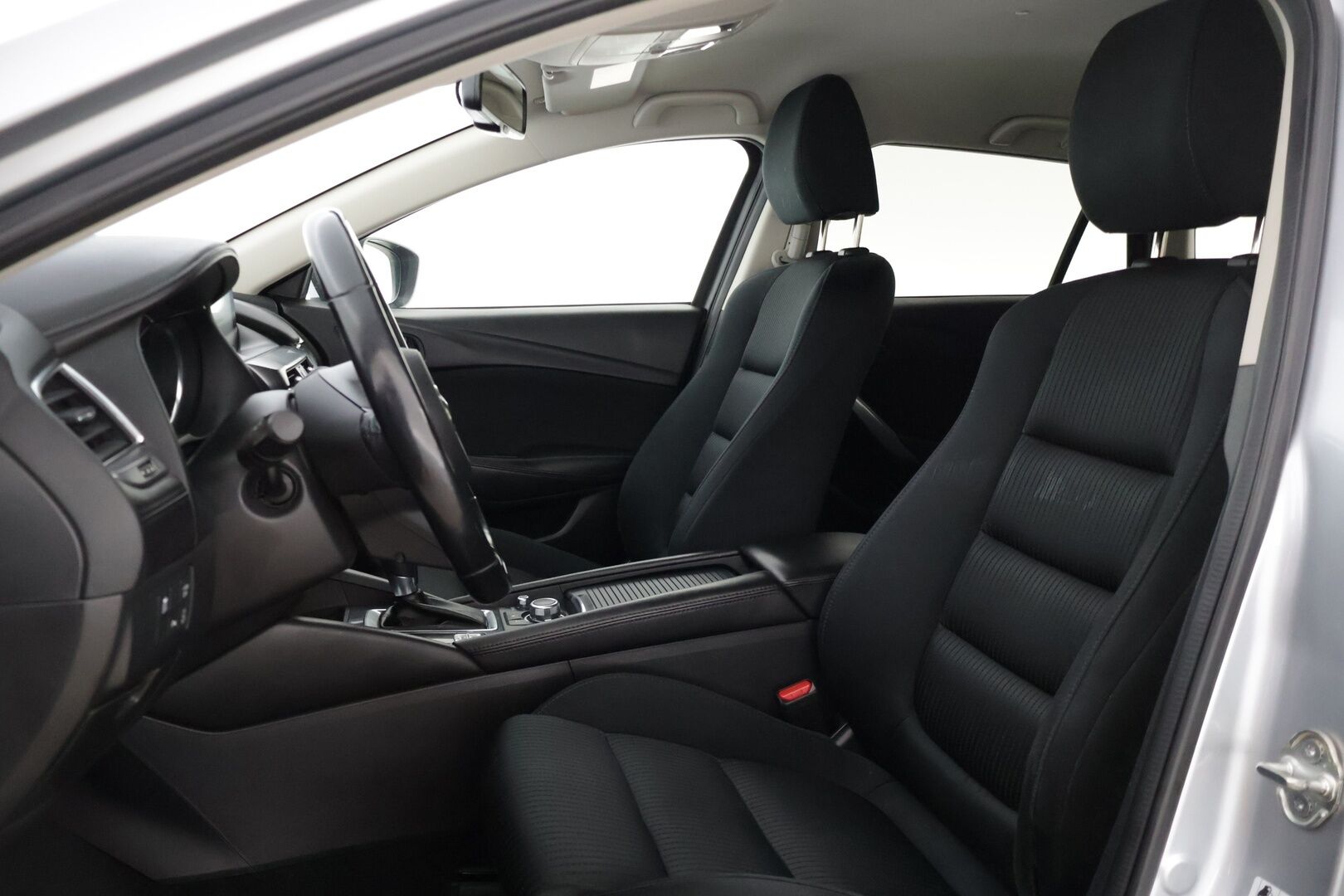 Mazda Mazda6 2017 Sport Wagon 2,0 (165) SKYACTIV-G Business Edition 6AT 5ov  * Vakkari / Ratinlämmitin / Tutkat edessä ja takana / Navi / Bluetooth * - Suomi-auto / Lohkolämmitin / Kahdet renkaat! - Osta nyt, maksa vasta ensi vuonna