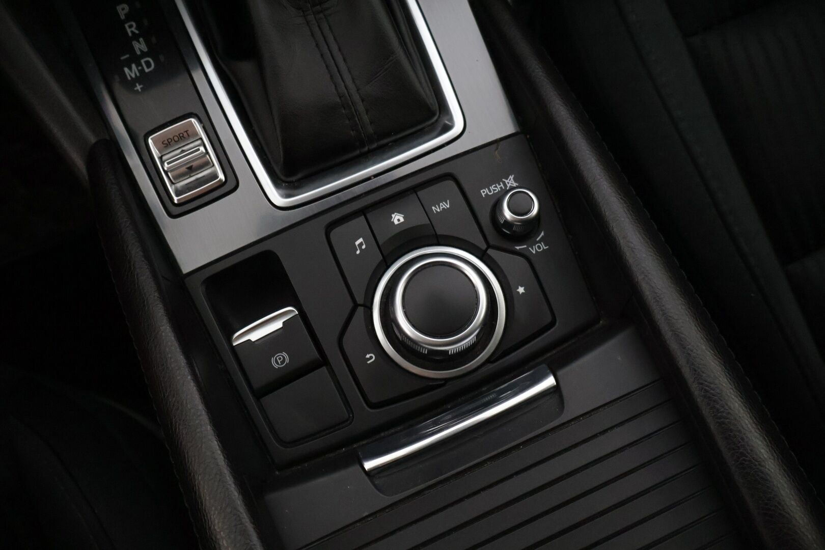 Mazda Mazda6 2017 Sport Wagon 2,0 (165) SKYACTIV-G Business Edition 6AT 5ov  * Vakkari / Ratinlämmitin / Tutkat edessä ja takana / Navi / Bluetooth * - Suomi-auto / Lohkolämmitin / Kahdet renkaat! - Osta nyt, maksa vasta ensi vuonna