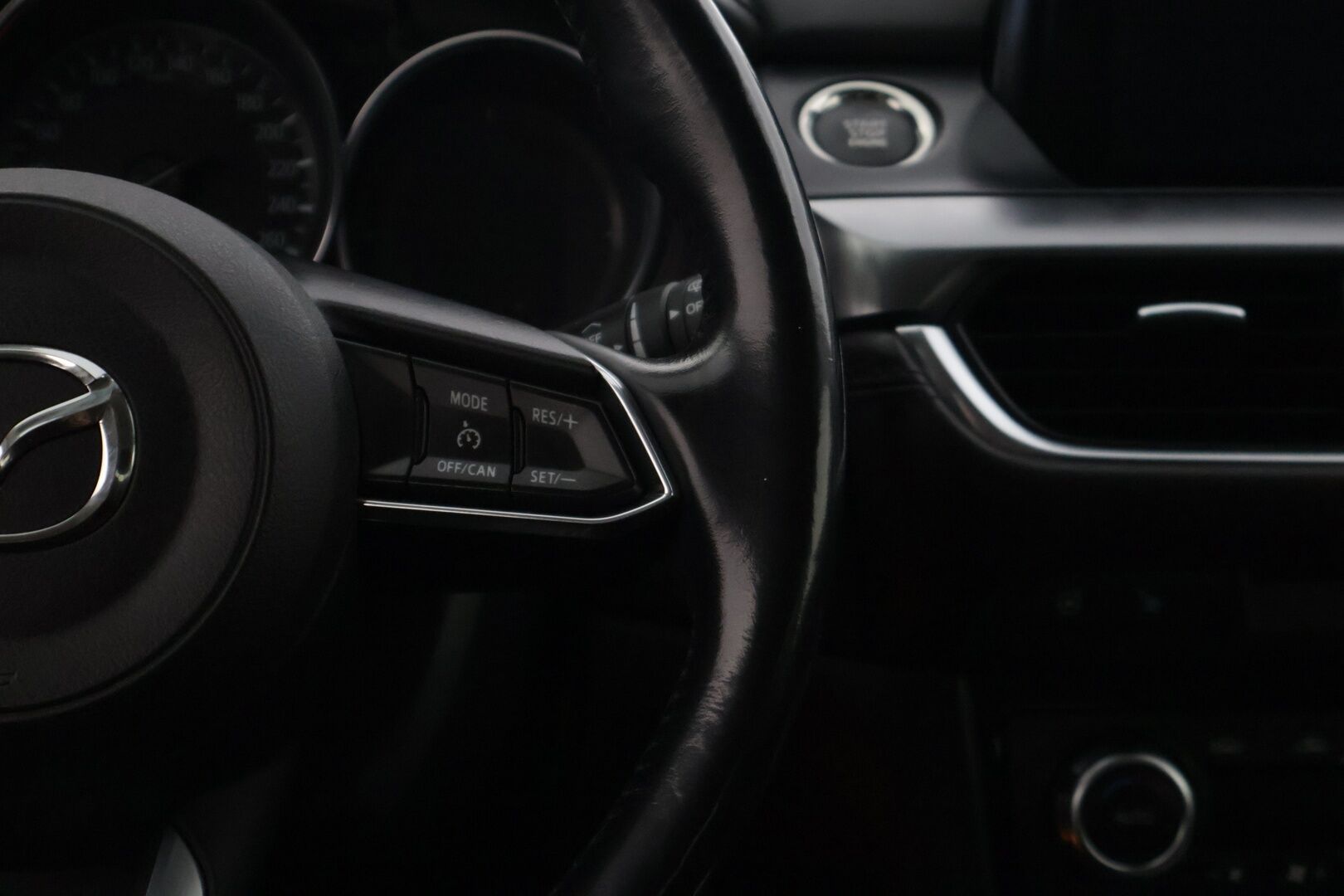 Mazda Mazda6 2017 Sport Wagon 2,0 (165) SKYACTIV-G Business Edition 6AT 5ov  * Vakkari / Ratinlämmitin / Tutkat edessä ja takana / Navi / Bluetooth * - Suomi-auto / Lohkolämmitin / Kahdet renkaat! - Osta nyt, maksa vasta ensi vuonna