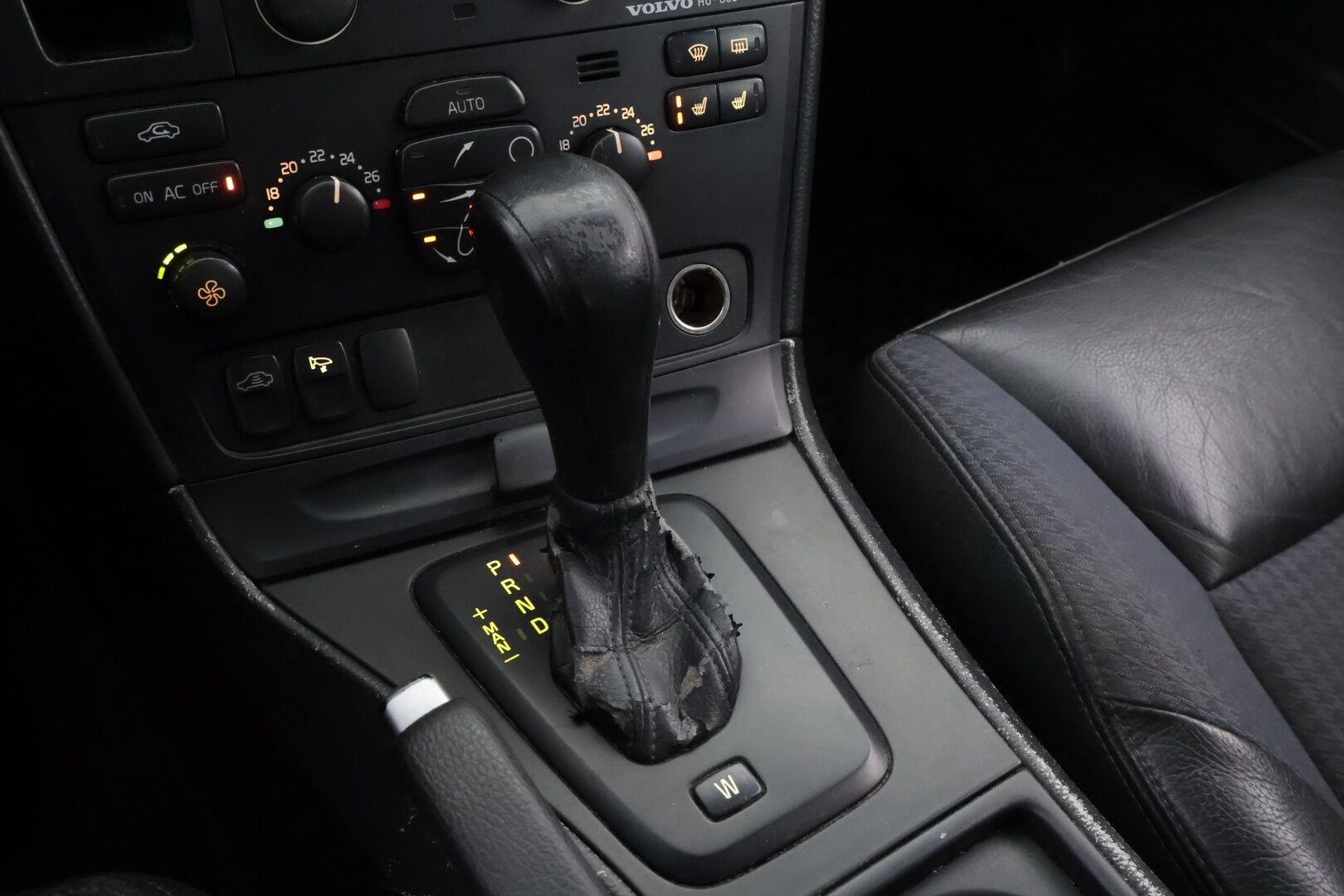 Volvo V70 2004 2,5t AWD aut - MYYDÄÄN HUUTOKAUPAT.COM! - MYYDÄÄN HUUTOKAUPAT.COM!