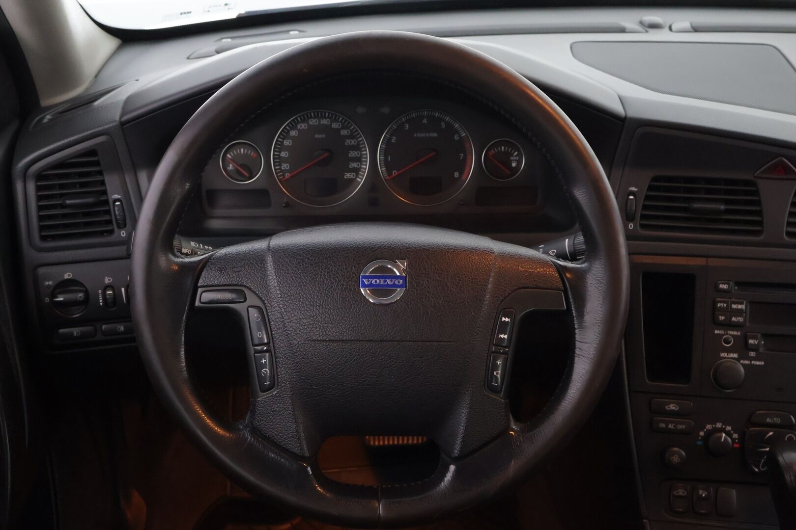 Volvo V70 2004 2,5t AWD aut - MYYDÄÄN HUUTOKAUPAT.COM! - MYYDÄÄN HUUTOKAUPAT.COM!