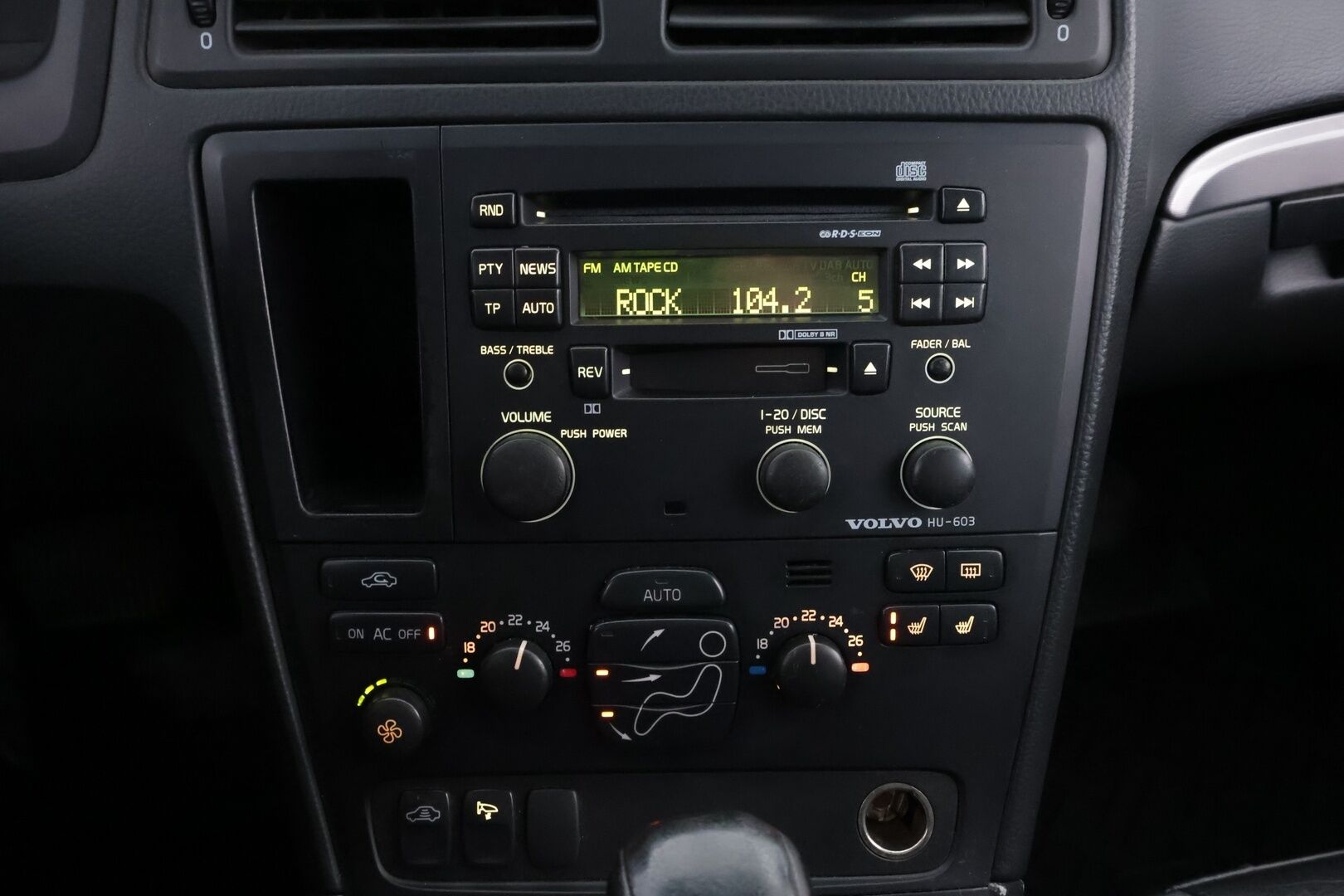 Volvo V70 2004 2,5t AWD aut - MYYDÄÄN HUUTOKAUPAT.COM! - MYYDÄÄN HUUTOKAUPAT.COM!