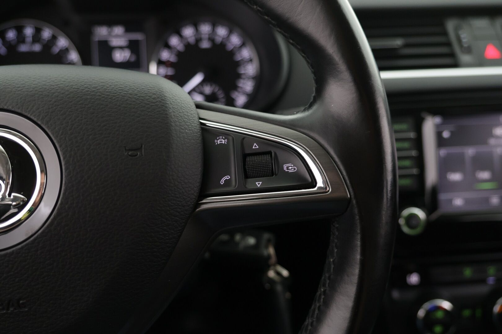 Skoda Octavia 2016 Combi 1,6 TDI Ambition - | Myynnissä Huutokaupat.com | Navi |  Vakkari | Bluetooth | 2x Renkaat |