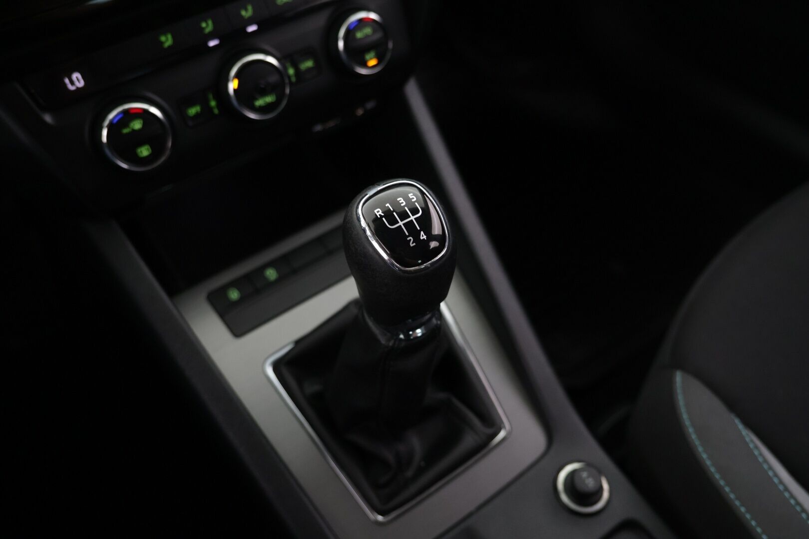 Skoda Octavia 2016 Combi 1,6 TDI Ambition - | Myynnissä Huutokaupat.com | Navi |  Vakkari | Bluetooth | 2x Renkaat |