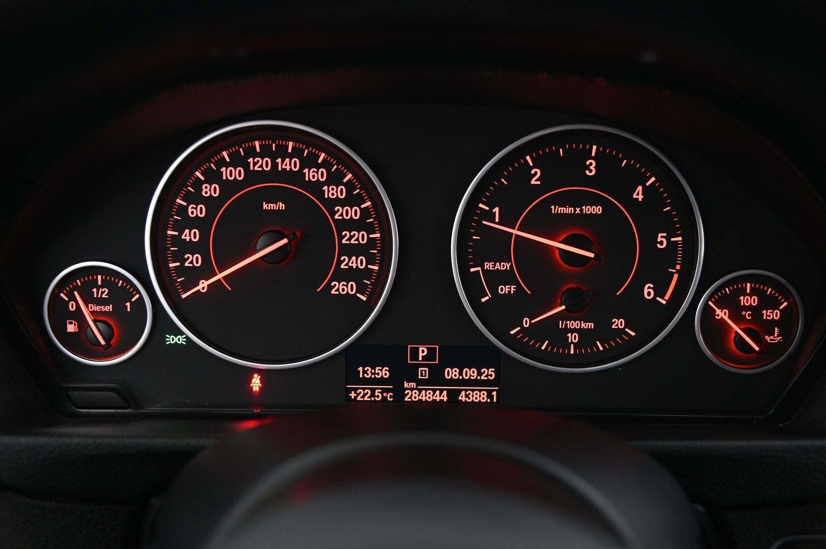 BMW 320 2013 xDrive Sedan M-Sport *Sporttipenkit/  Bt/  Tutka/  Vakkari* - Juuri leimattu / 2x renkaat 