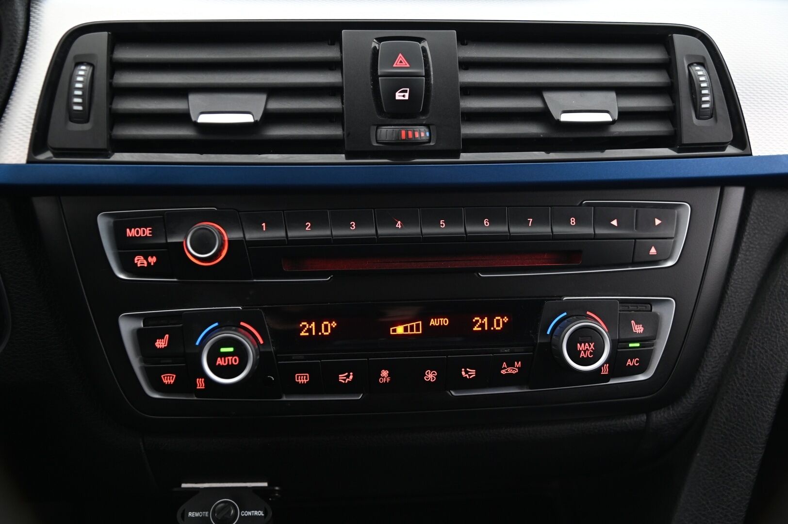 BMW 320 2013 xDrive Sedan M-Sport *Tämä auto myydään YritysOutlet -valikoimasta vain yritykselle* - 2x renkaat / kattava huoltohistoria