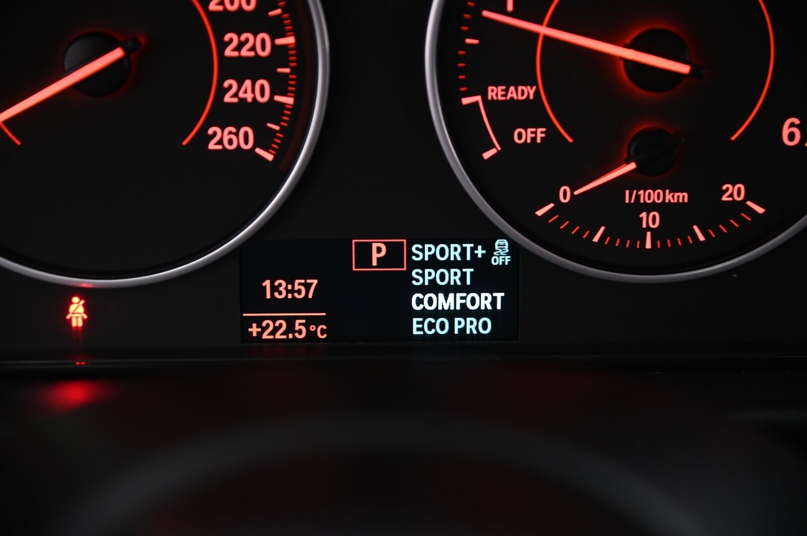 BMW 320 2013 xDrive Sedan M-Sport *Sporttipenkit/  Bt/  Tutka/  Vakkari* - Juuri leimattu / 2x renkaat 