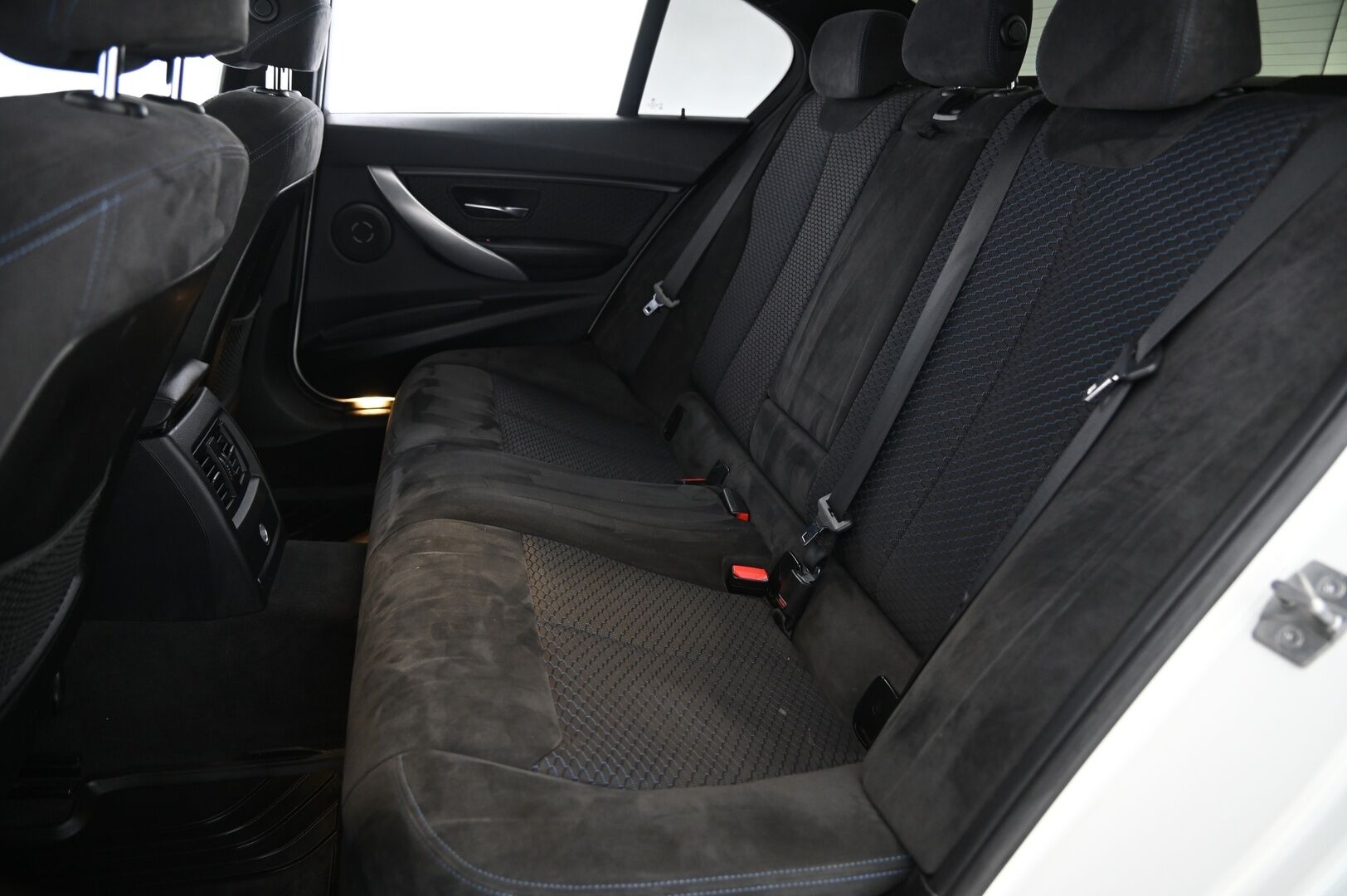 BMW 320 2013 xDrive Sedan M-Sport *Sporttipenkit/  Bt/  Tutka/  Vakkari* - Juuri leimattu / 2x renkaat 