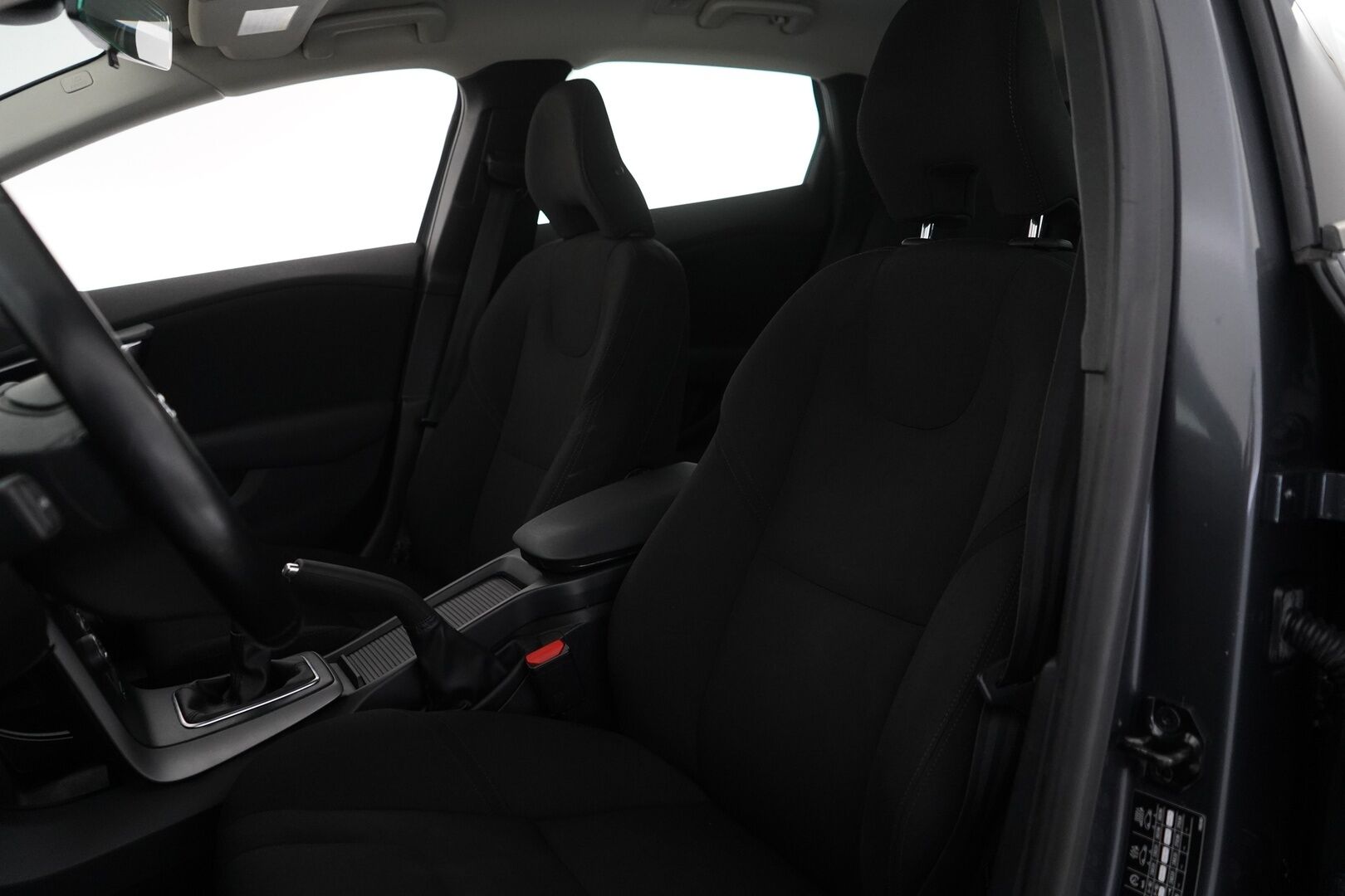 Volvo V40 2013 D2 Kinetic *Vakkari / Webasto / Koukku / Tutka* - Kahdet renkaat Volvon alumiinivantein / Säännöllinen huoltokirja