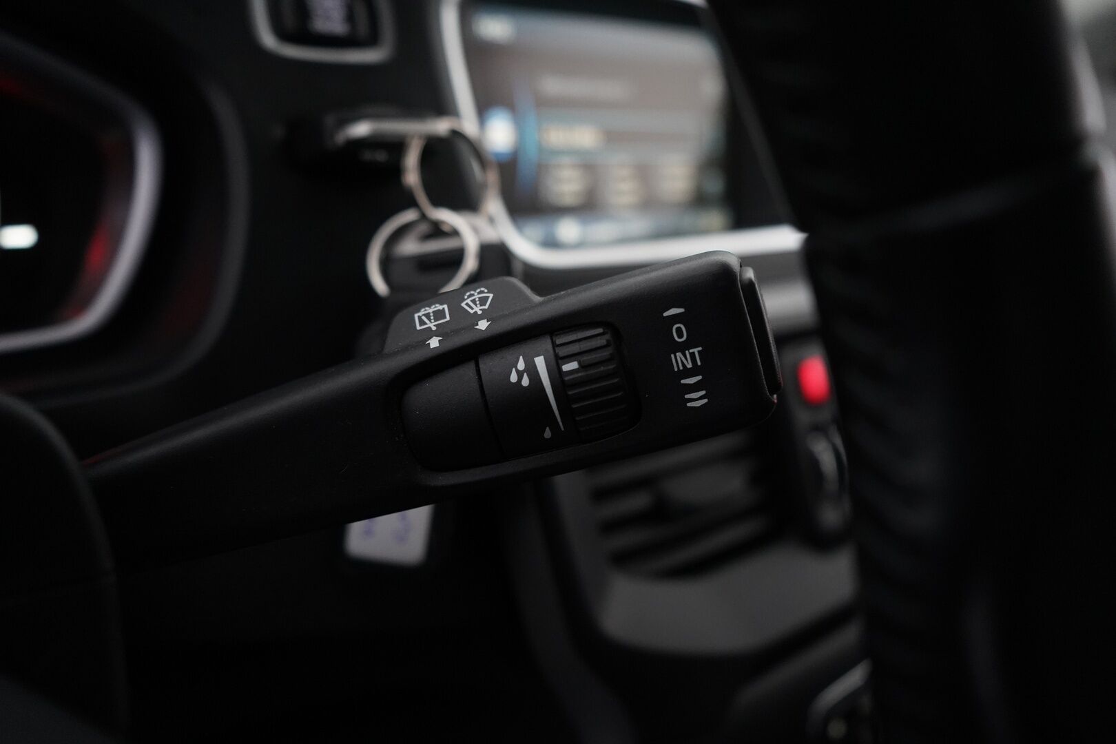 Volvo V40 2013 D2 Kinetic *Vakkari / Webasto / Koukku / Tutka* - Kahdet renkaat Volvon alumiinivantein / Säännöllinen huoltokirja