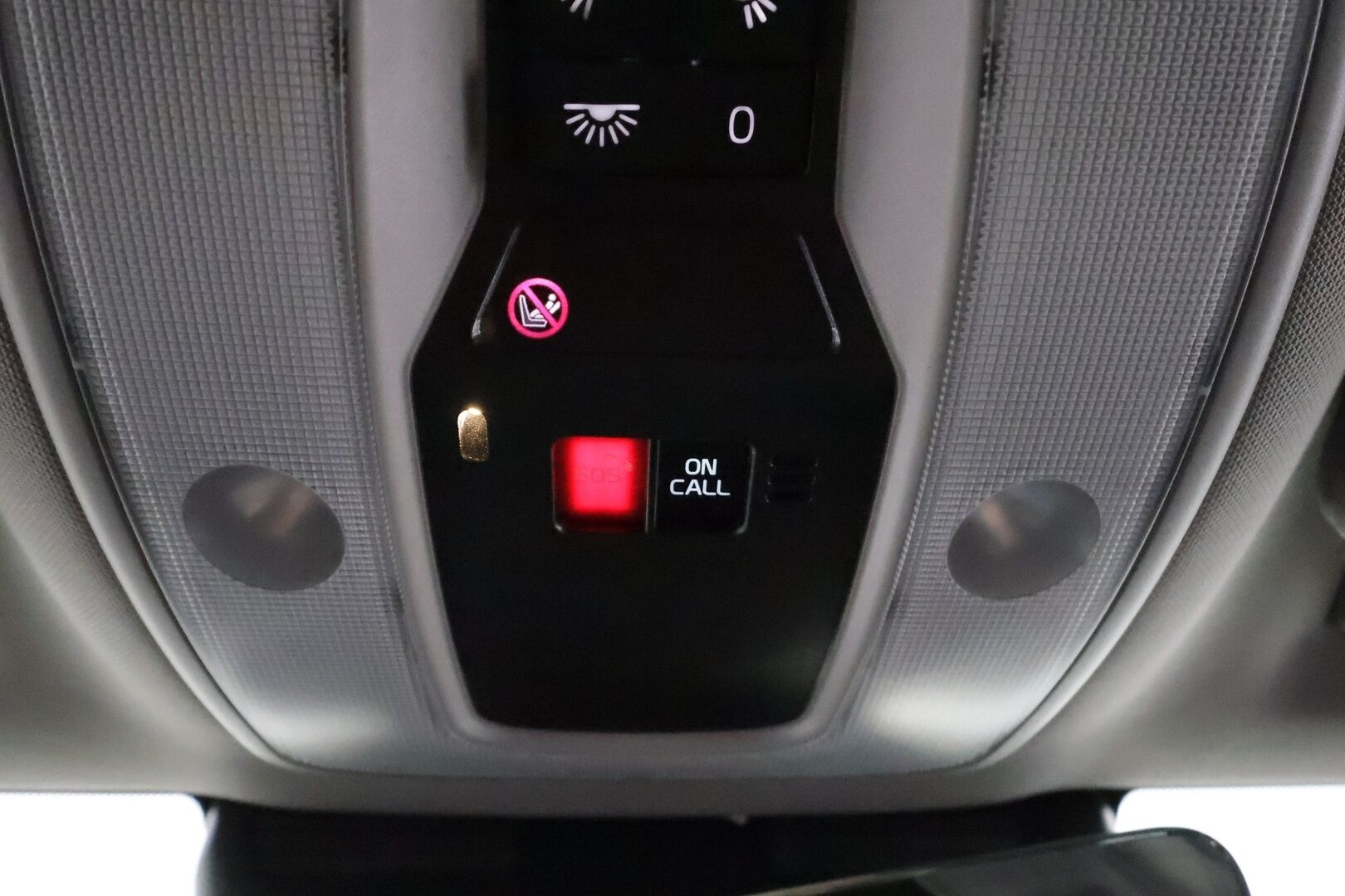 Volvo V60 Cross Country 2018 D4 AWD Business Classic aut **Adapt.vakkari / P.kamera / H&K / Webasto / Koukku / Muistipenkki / Aktiiv.Xenon** - Suomi-auto / Merkkihuollettu / Kahdet renkaat aluvanteilla / Nahkaverhoilu / Penkinlämmittimet takana / Ratinlämmitin / BLIS / Navi / Digimittaristo