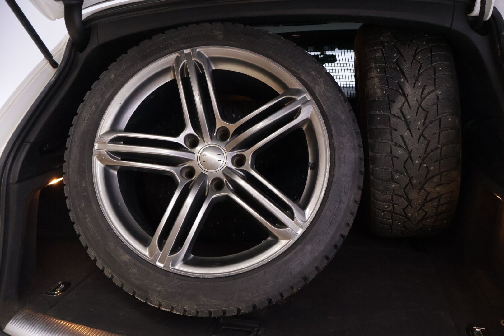 Audi Q7 2010 3,0 V6 TDI 176 kW quattro 7-p S-Line - Myydään huutokaupat.com
