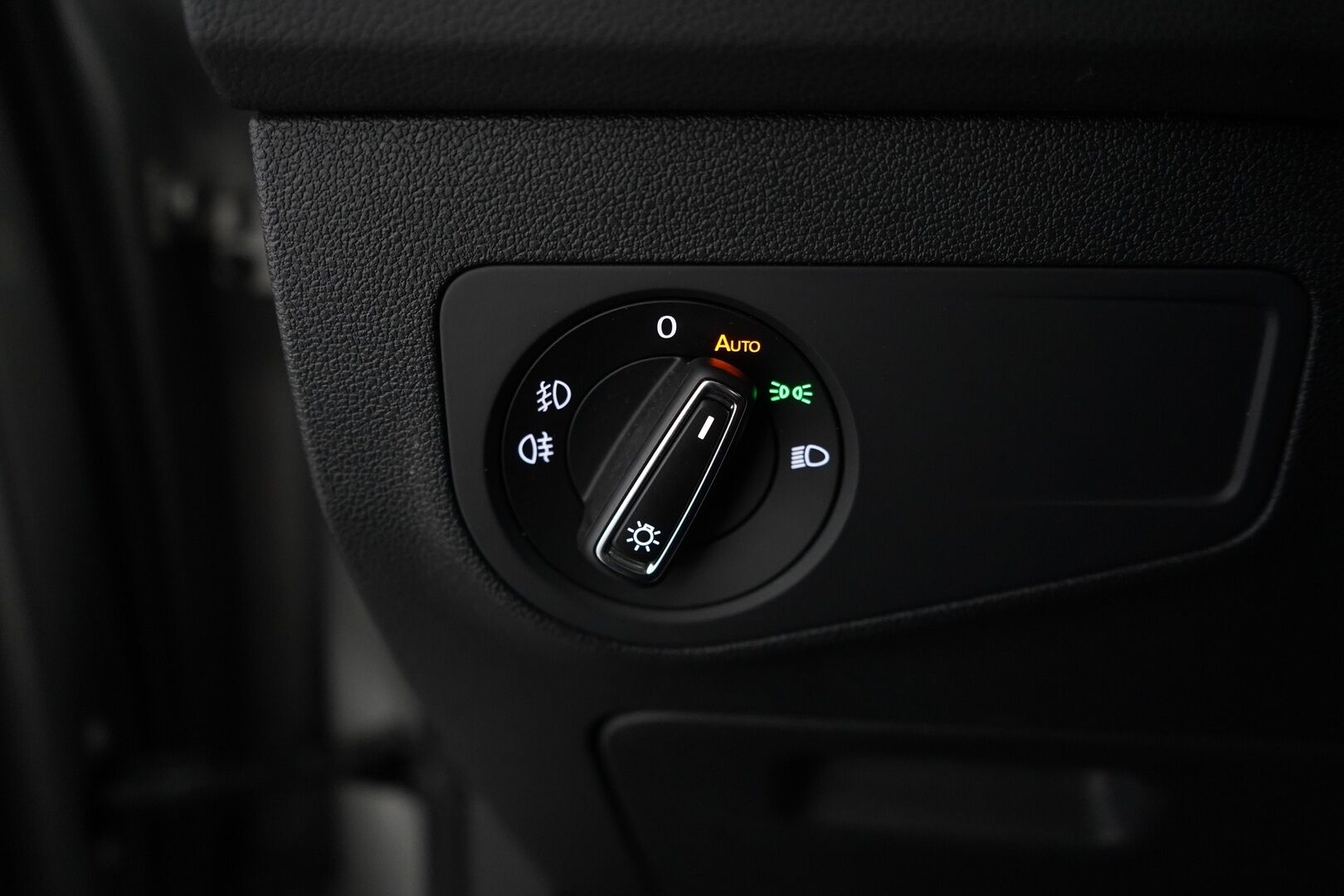 Volkswagen Tiguan 2018 Comfortline 1,4 TSI ACT 110 kW (150 hv) DSG *ACC / Koukku / Tutkat / ErgoActive / Apple Carplay & AndroidAuto* - Suomi-auto / Hierova kuskin penkki 