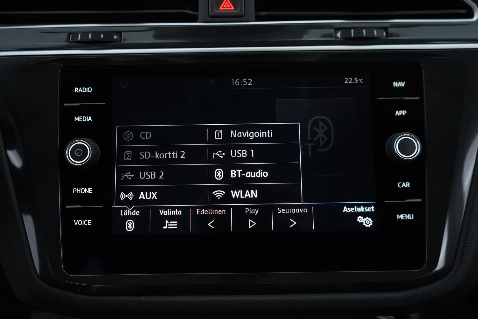 Volkswagen Tiguan 2018 Comfortline 1,4 TSI ACT 110 kW (150 hv) DSG *ACC / Koukku / Tutkat / ErgoActive / Apple Carplay & AndroidAuto* - Suomi-auto / Hierova kuskin penkki 