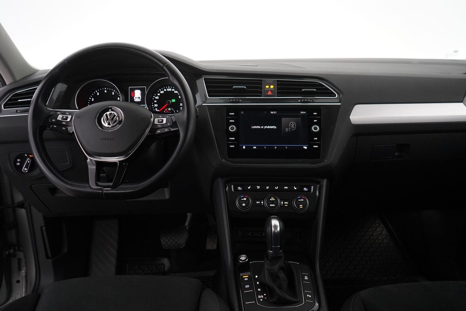 Volkswagen Tiguan 2018 Comfortline 1,4 TSI ACT 110 kW (150 hv) DSG *ACC / Koukku / Tutkat / ErgoActive / Apple Carplay & AndroidAuto* - Suomi-auto / Hierova kuskin penkki 