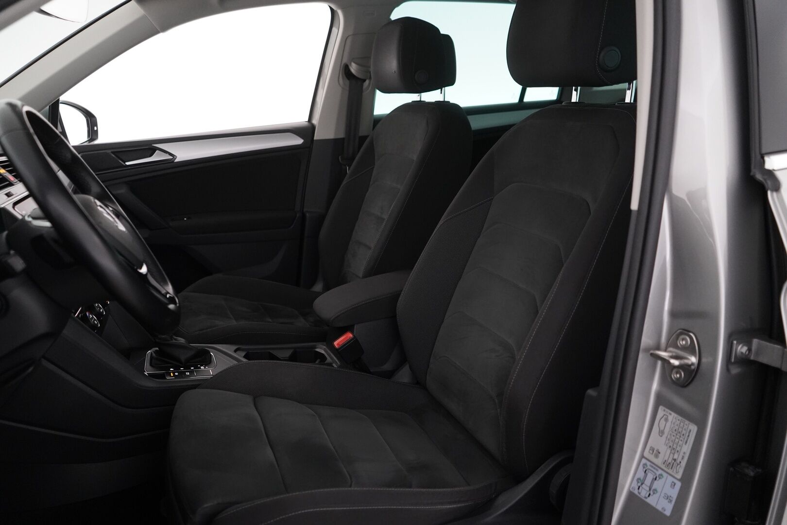Volkswagen Tiguan 2018 Comfortline 1,4 TSI ACT 110 kW (150 hv) DSG *ACC / Koukku / Tutkat / ErgoActive / Apple Carplay & AndroidAuto* - Suomi-auto / Hierova kuskin penkki 