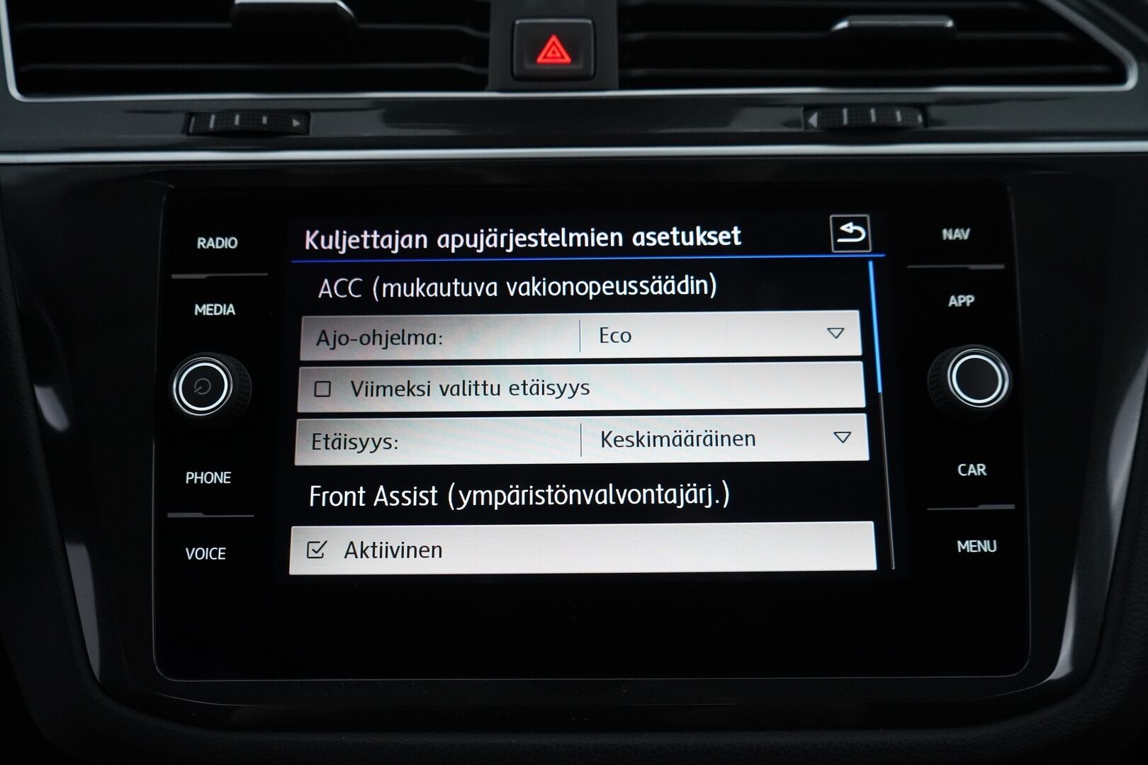 Volkswagen Tiguan 2018 Comfortline 1,4 TSI ACT 110 kW (150 hv) DSG *ACC / Koukku / Tutkat / ErgoActive / Apple Carplay & AndroidAuto* - Suomi-auto / Hierova kuskin penkki 