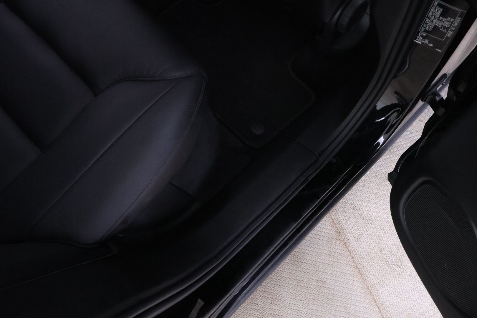 Volvo XC60 2018 T8 AWD Inscription aut - YritysOutlet - Myydään vain yrityksille - ** Webasto / Panorama / Nahat / Navi / P.kamera **