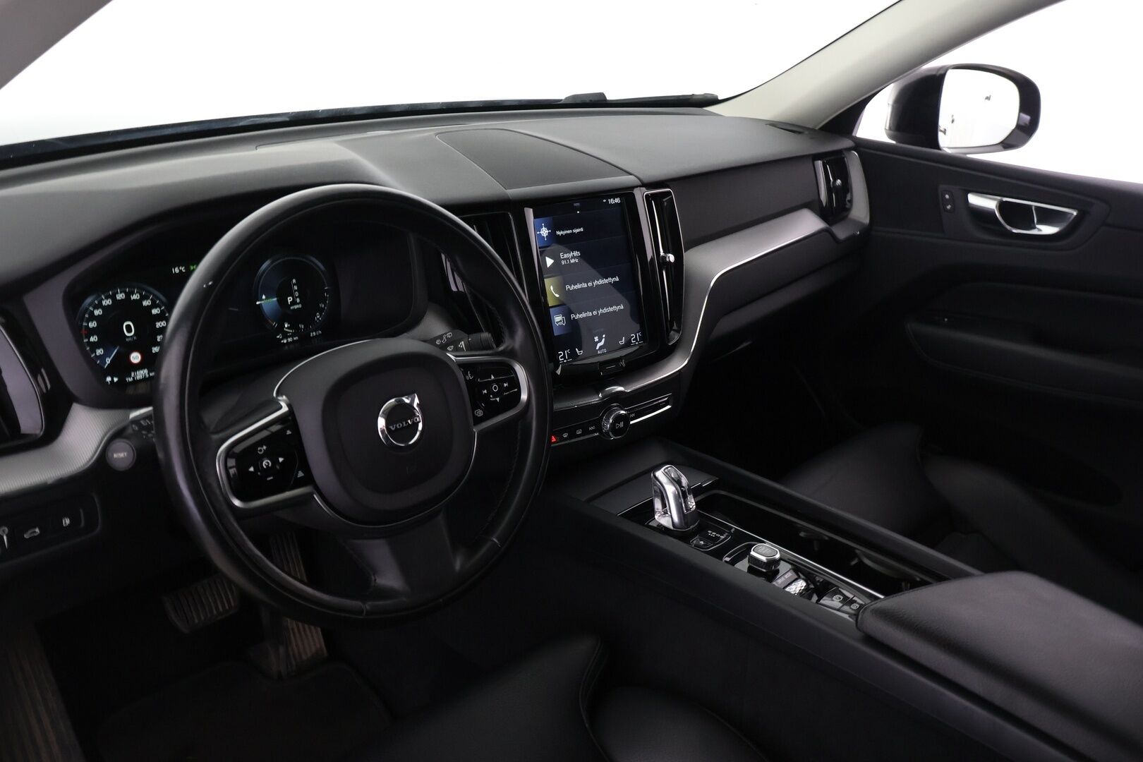 Volvo XC60 2018 T8 AWD Inscription aut - YritysOutlet - Myydään vain yrityksille - ** Webasto / Panorama / Nahat / Navi / P.kamera **