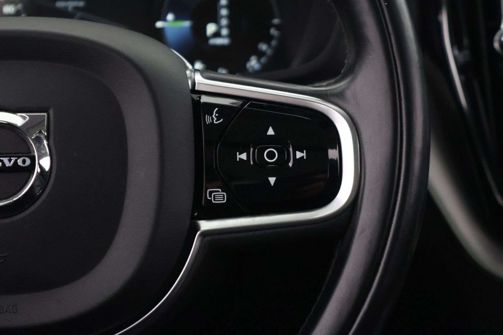 Volvo XC60 2018 T8 AWD Inscription aut - YritysOutlet - Myydään vain yrityksille - ** Webasto / Panorama / Nahat / Navi / P.kamera **