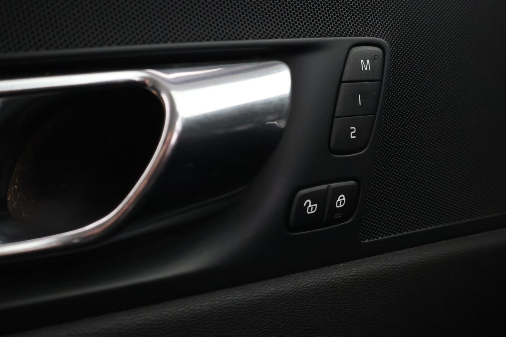 Volvo XC60 2018 T8 AWD Inscription aut - YritysOutlet - Myydään vain yrityksille - ** Webasto / Panorama / Nahat / Navi / P.kamera **