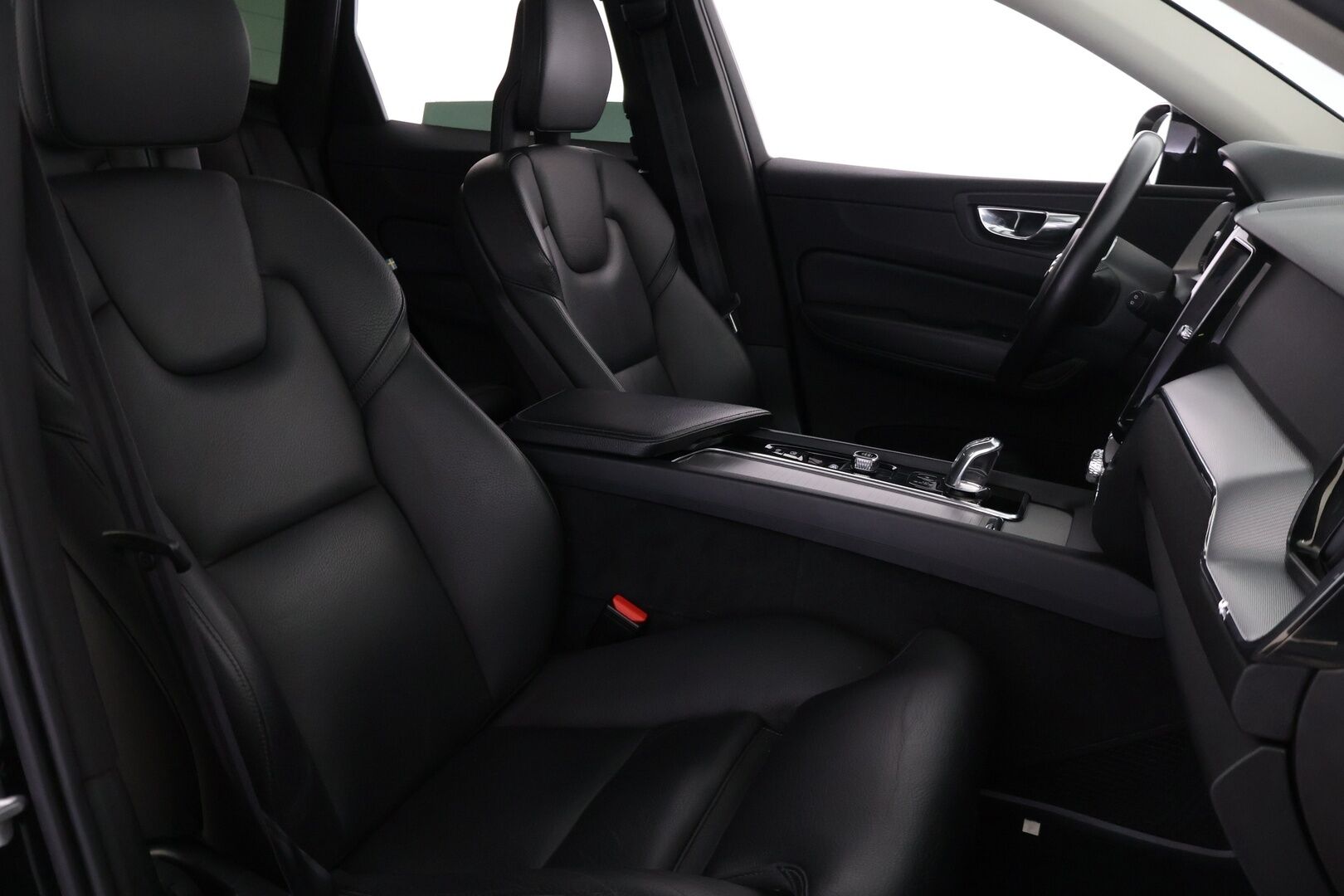 Volvo XC60 2018 T8 AWD Inscription aut - YritysOutlet - Myydään vain yrityksille - ** Webasto / Panorama / Nahat / Navi / P.kamera **