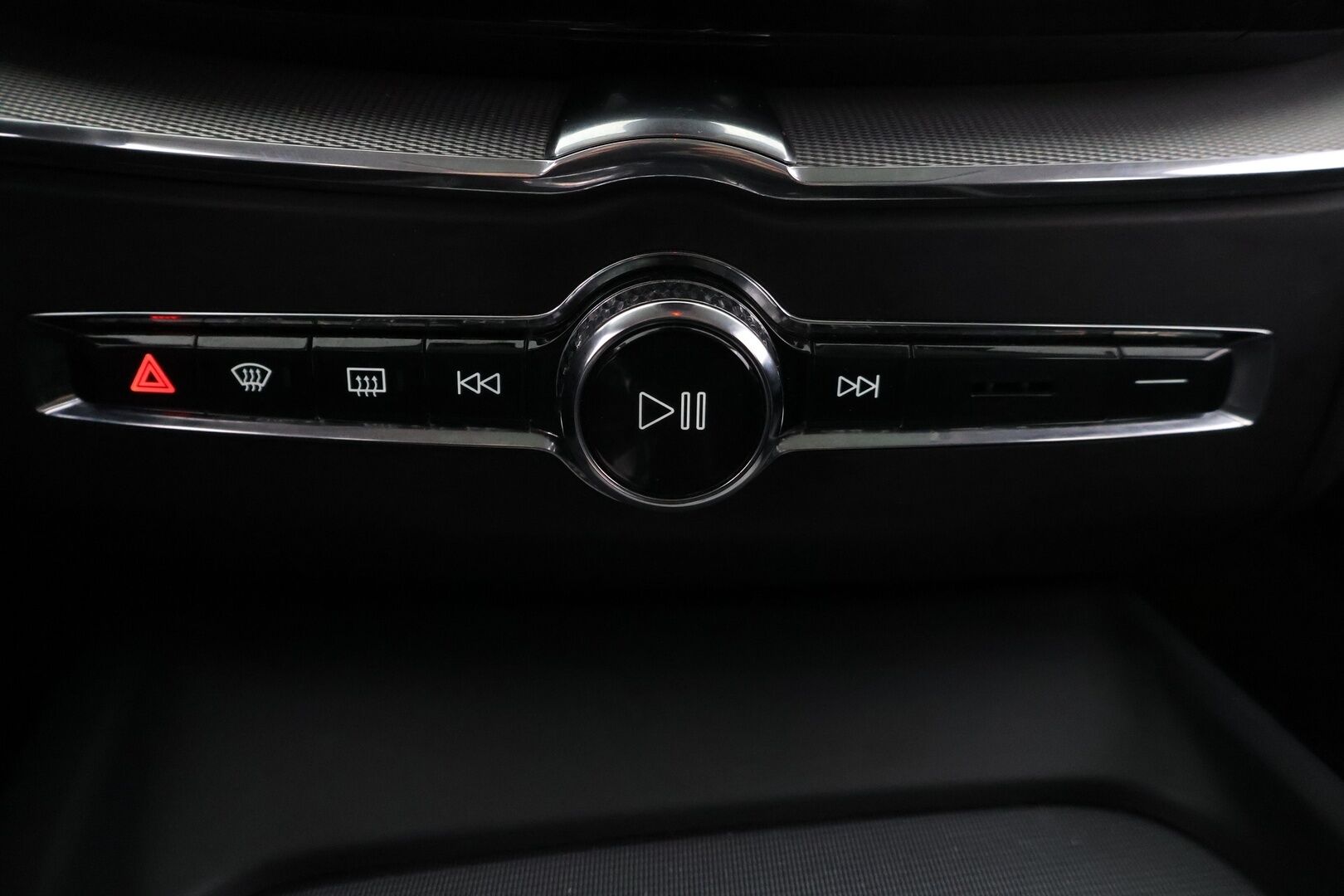 Volvo XC60 2018 T8 AWD Inscription aut - YritysOutlet - Myydään vain yrityksille - ** Webasto / Panorama / Nahat / Navi / P.kamera **