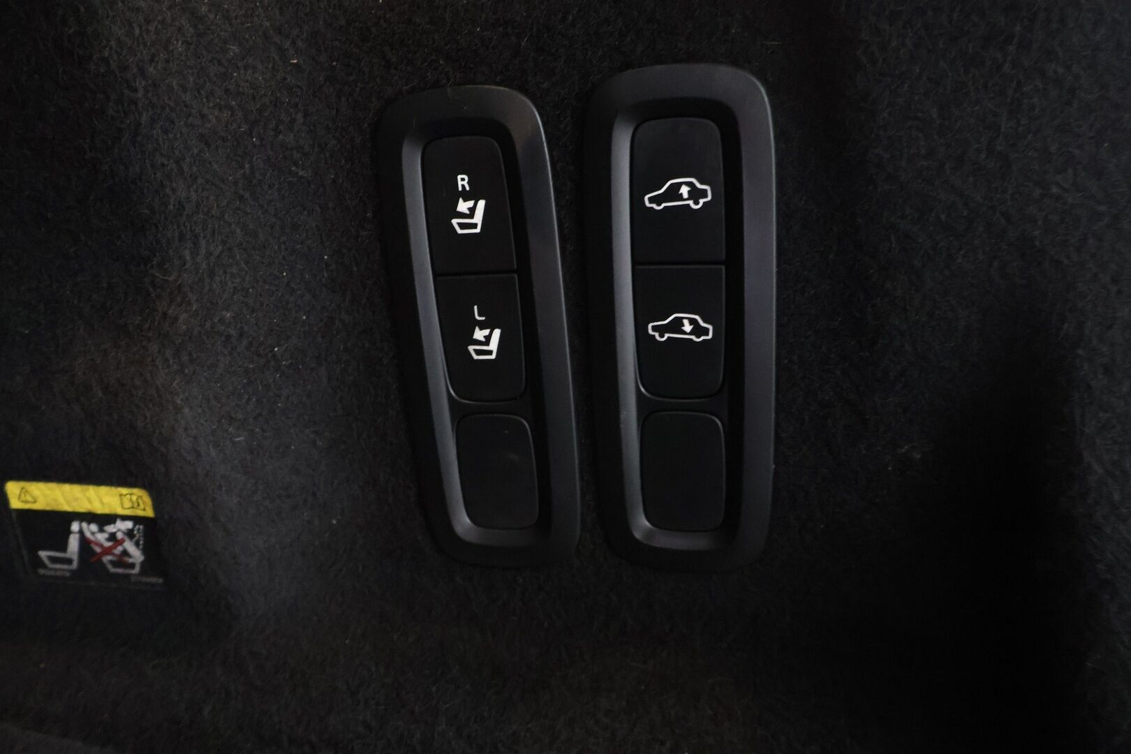 Volvo XC60 2018 T8 AWD Inscription aut - YritysOutlet - Myydään vain yrityksille - ** Webasto / Panorama / Nahat / Navi / P.kamera **