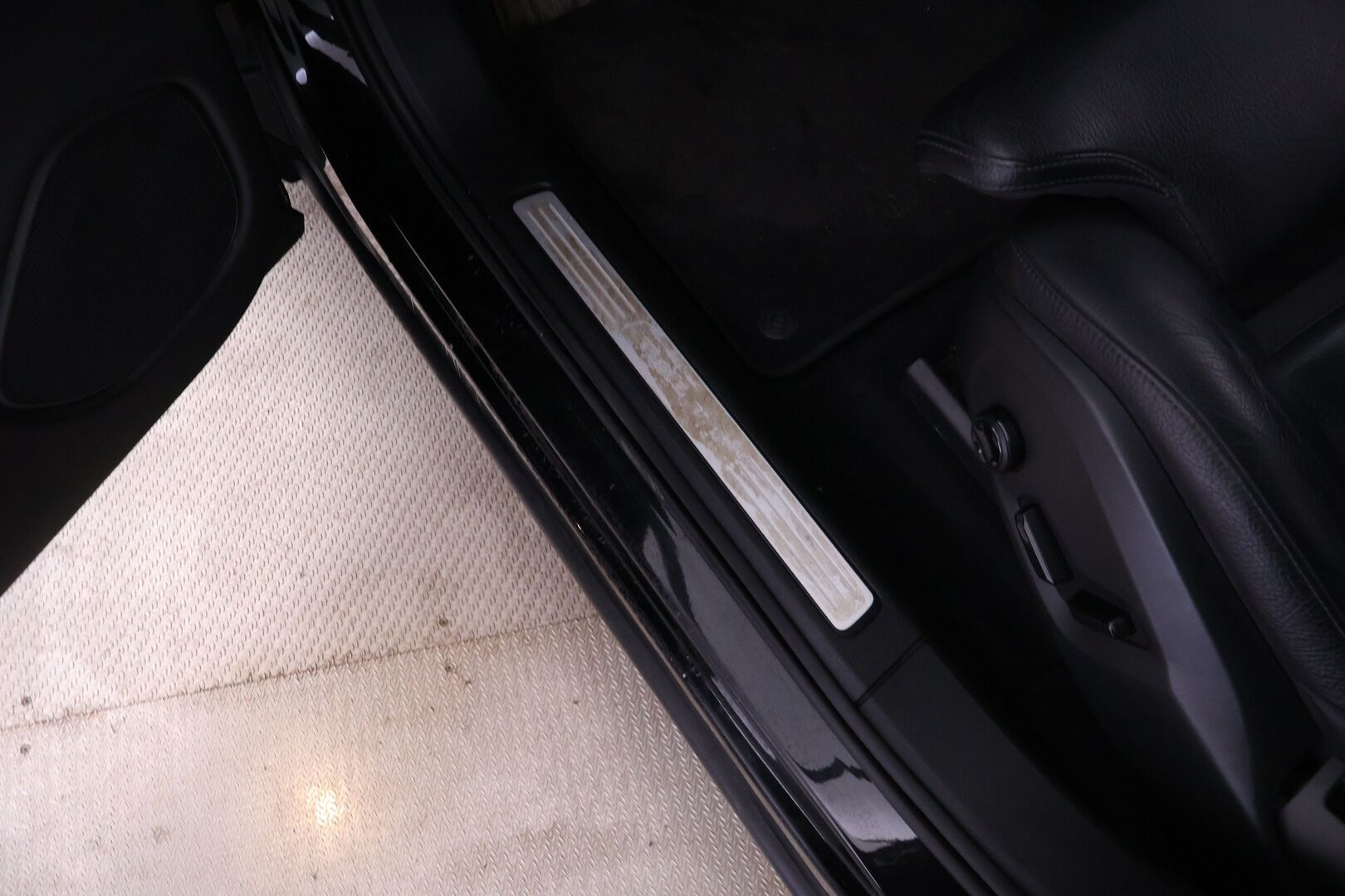 Volvo XC60 2018 T8 AWD Inscription aut - YritysOutlet - Myydään vain yrityksille - ** Webasto / Panorama / Nahat / Navi / P.kamera **