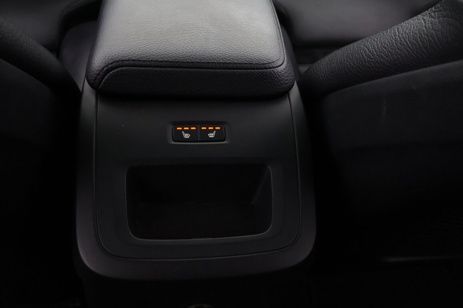 Volvo XC60 2018 T8 AWD Inscription aut - YritysOutlet - Myydään vain yrityksille - ** Webasto / Panorama / Nahat / Navi / P.kamera **