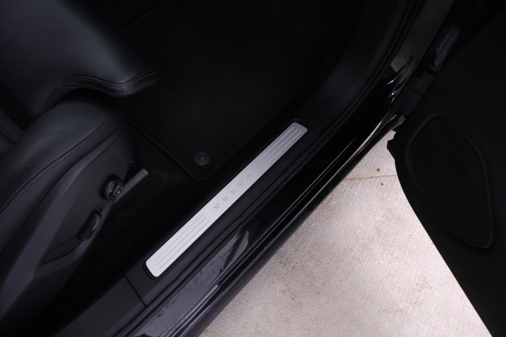 Volvo XC60 2018 T8 AWD Inscription aut - YritysOutlet - Myydään vain yrityksille - ** Webasto / Panorama / Nahat / Navi / P.kamera **