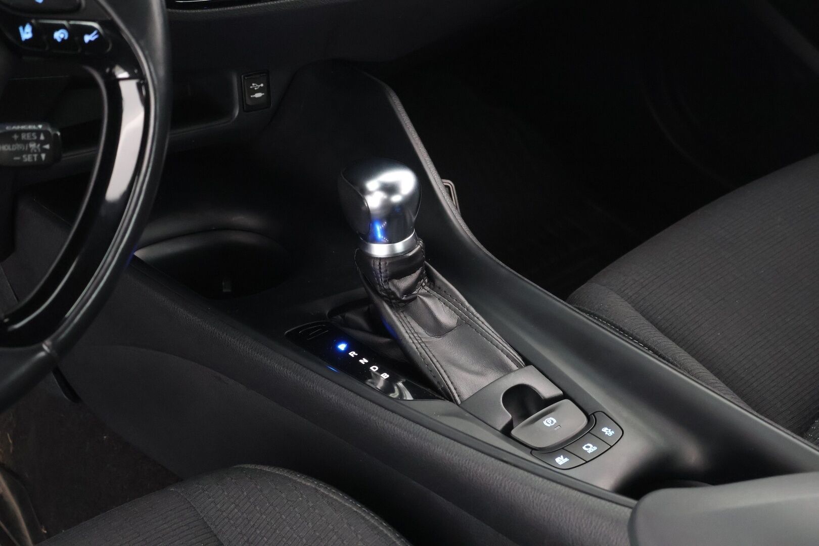 Toyota C-HR 2018 1,8 Hybrid Active - Tulossa Myyntiin! Kysy lisätiedot myyjältä!